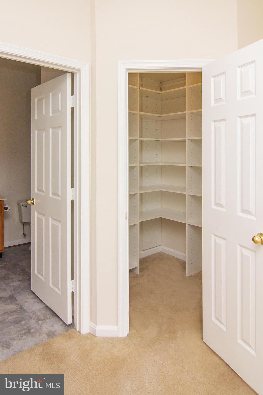 DEVON COURT - Residential