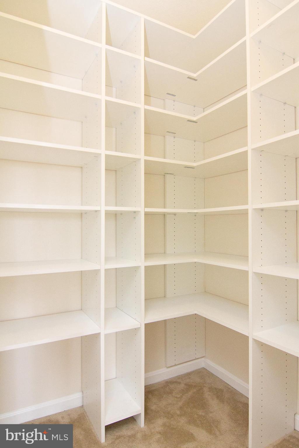 DEVON COURT - Residential