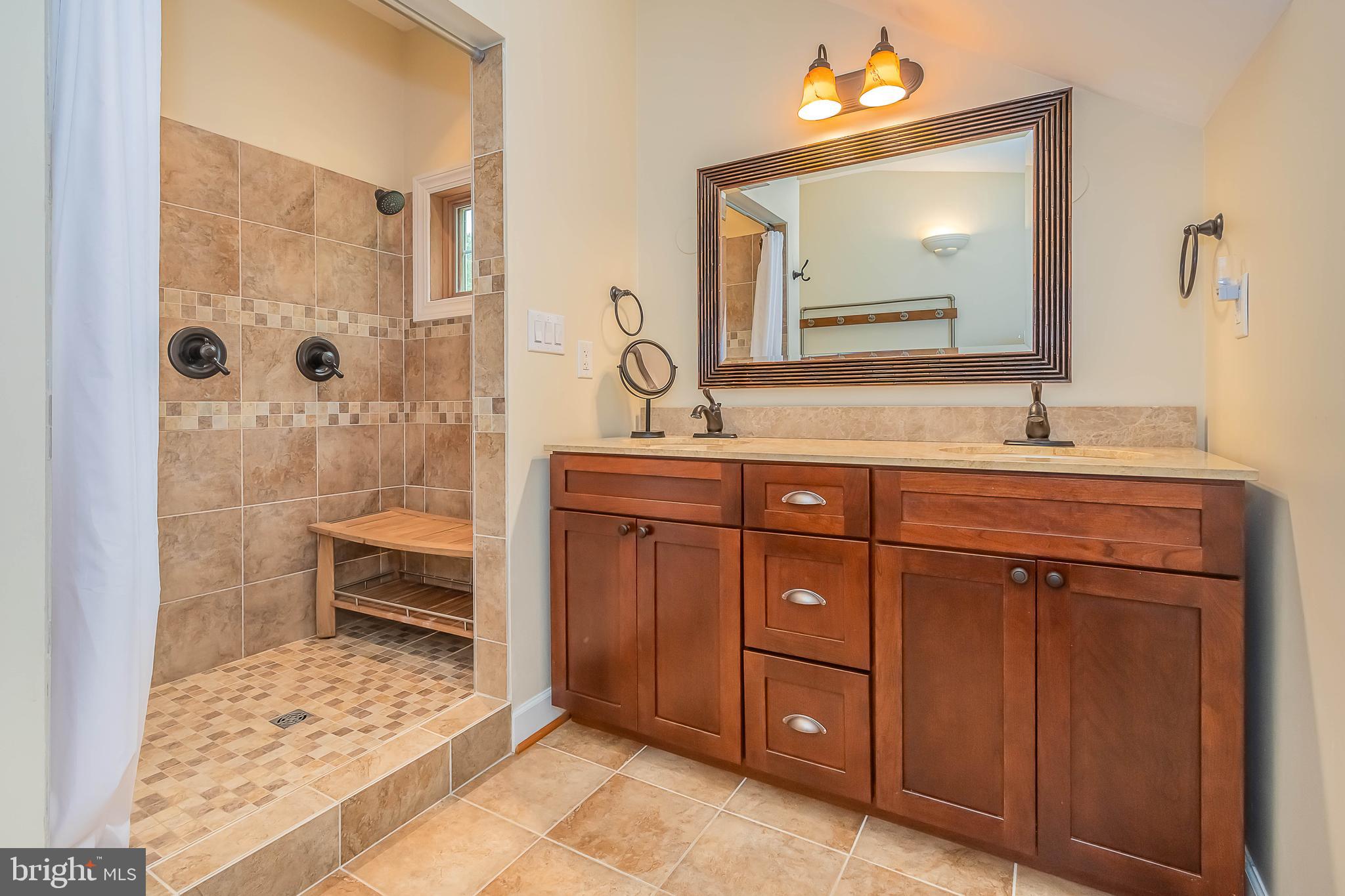 GREEN GLADE - Residential