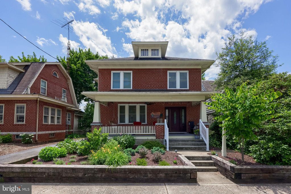 Photo of 76 N Grant Street, MANHEIM, PA 17545 (MLS # PALA2071948)