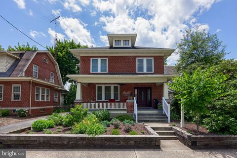 Photo of 76 N Grant Street, MANHEIM, PA 17545 (MLS # PALA2071948)