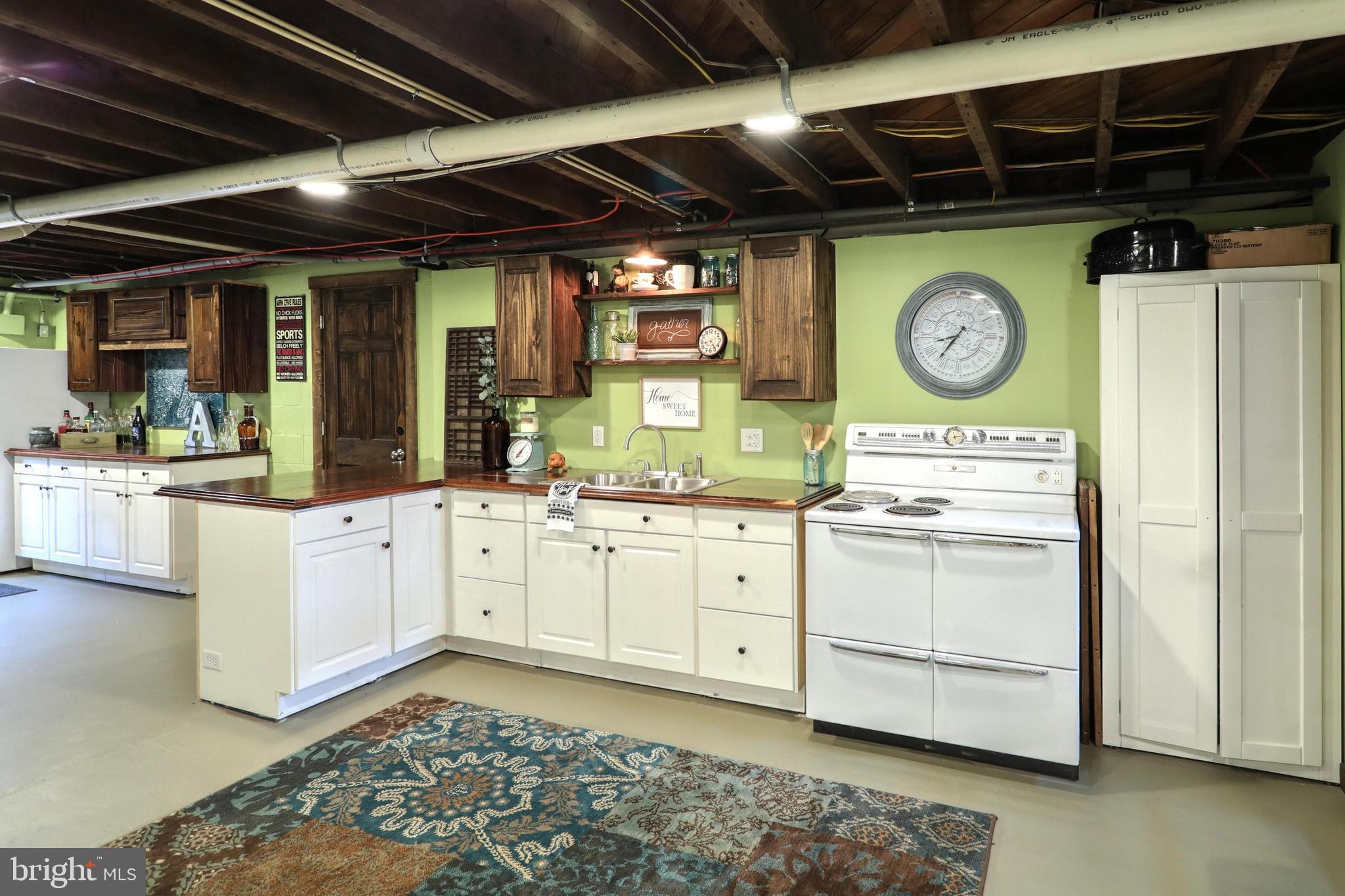 SNYDER CORNER - Residential