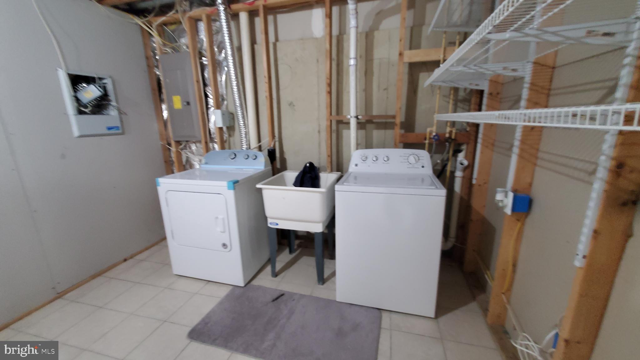 PERRY HALL FARMS - Residential Lease