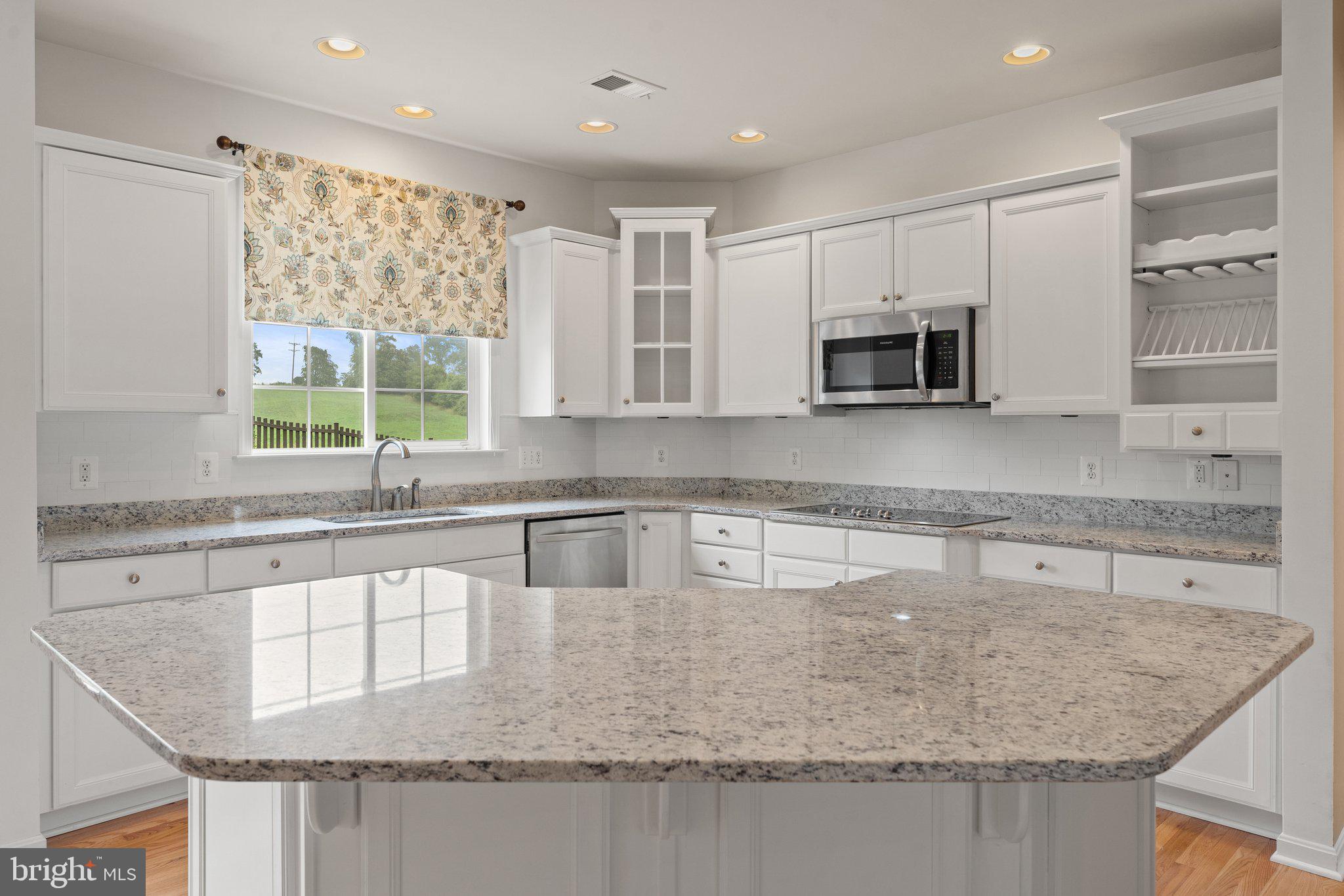 MADISON GROVE - Residential