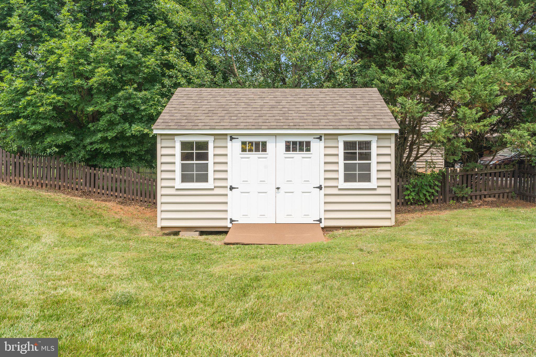 MADISON GROVE - Residential