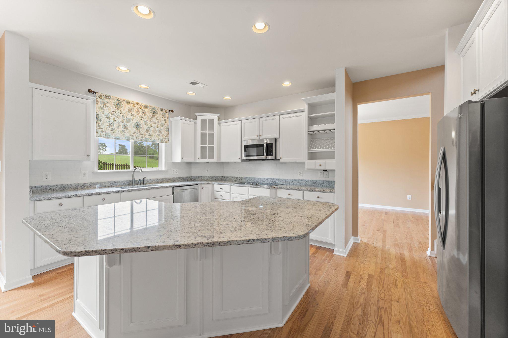 MADISON GROVE - Residential