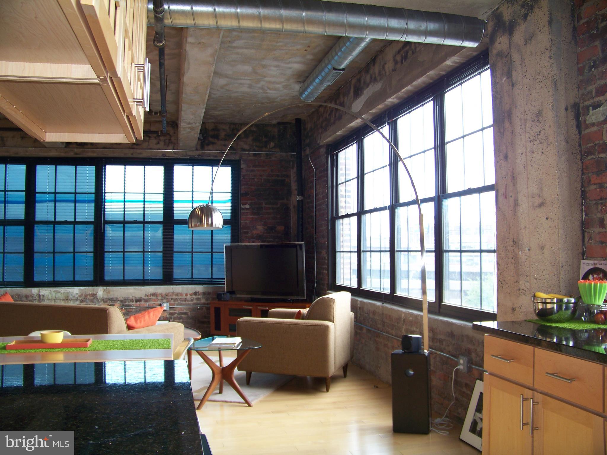 DOWNTOWN - Residential Lease