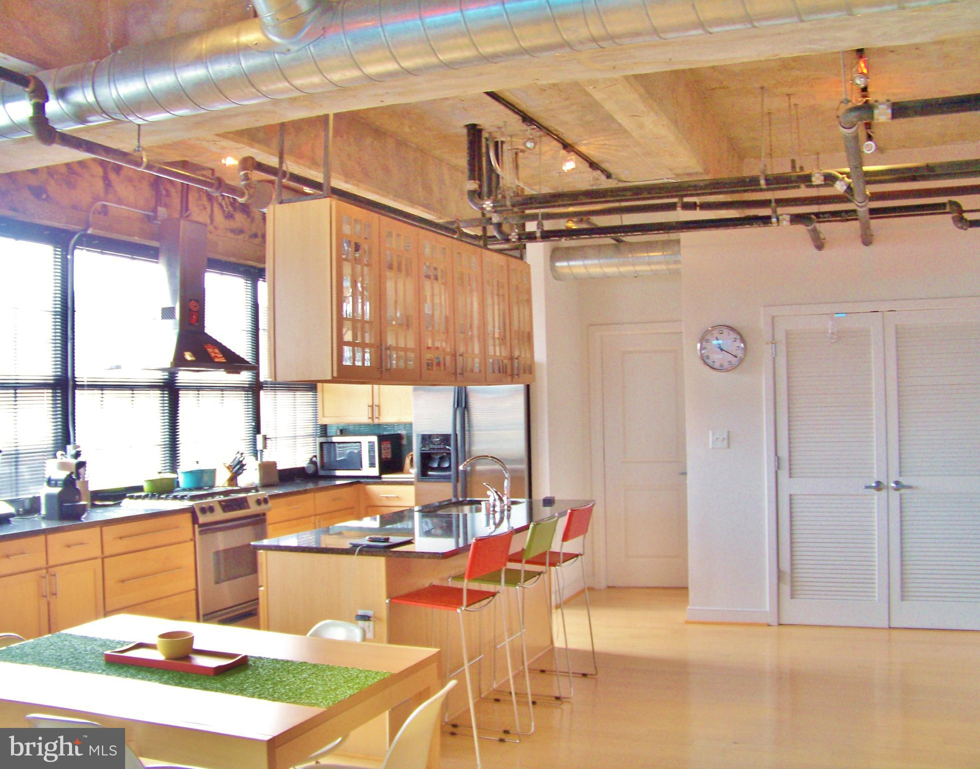 DOWNTOWN - Residential Lease