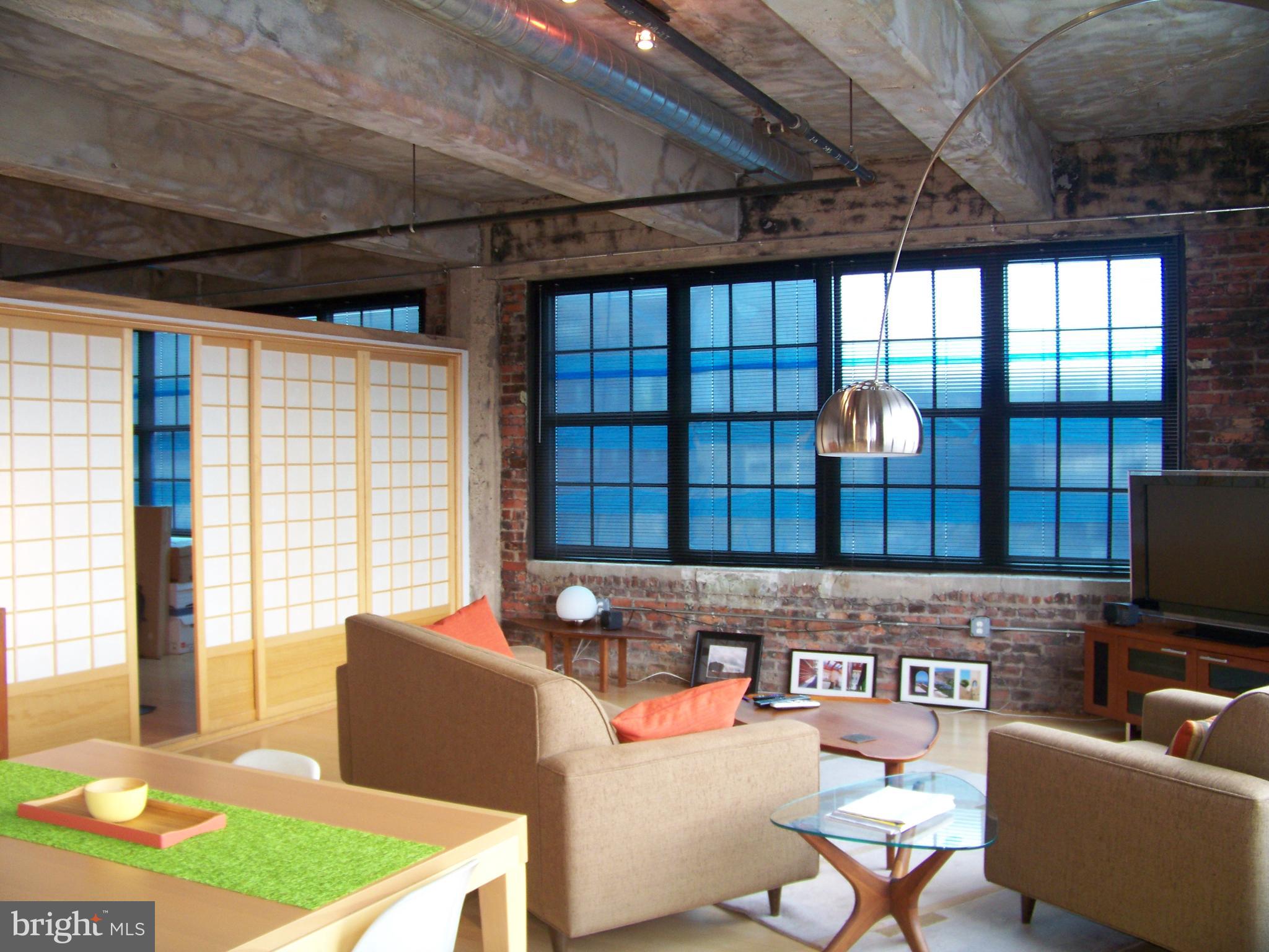 DOWNTOWN - Residential Lease