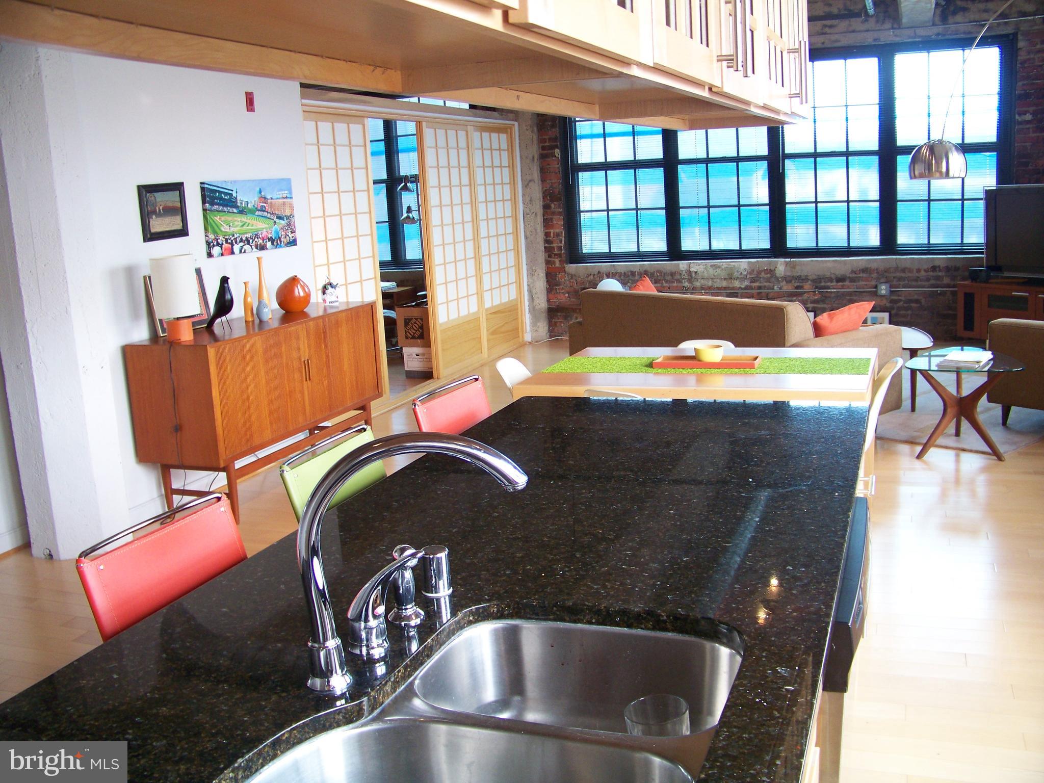 DOWNTOWN - Residential Lease