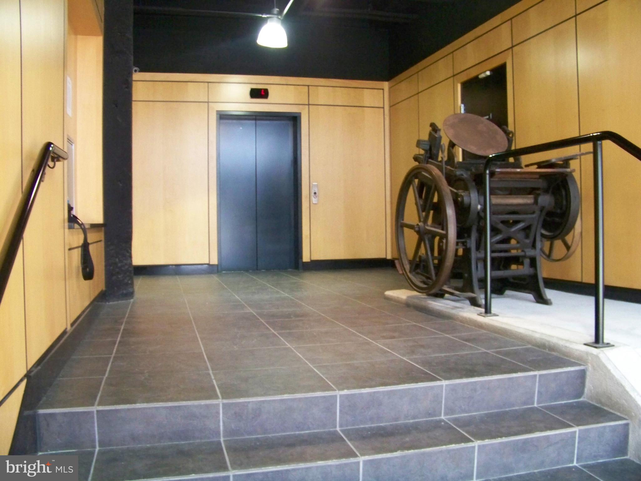 DOWNTOWN - Residential Lease