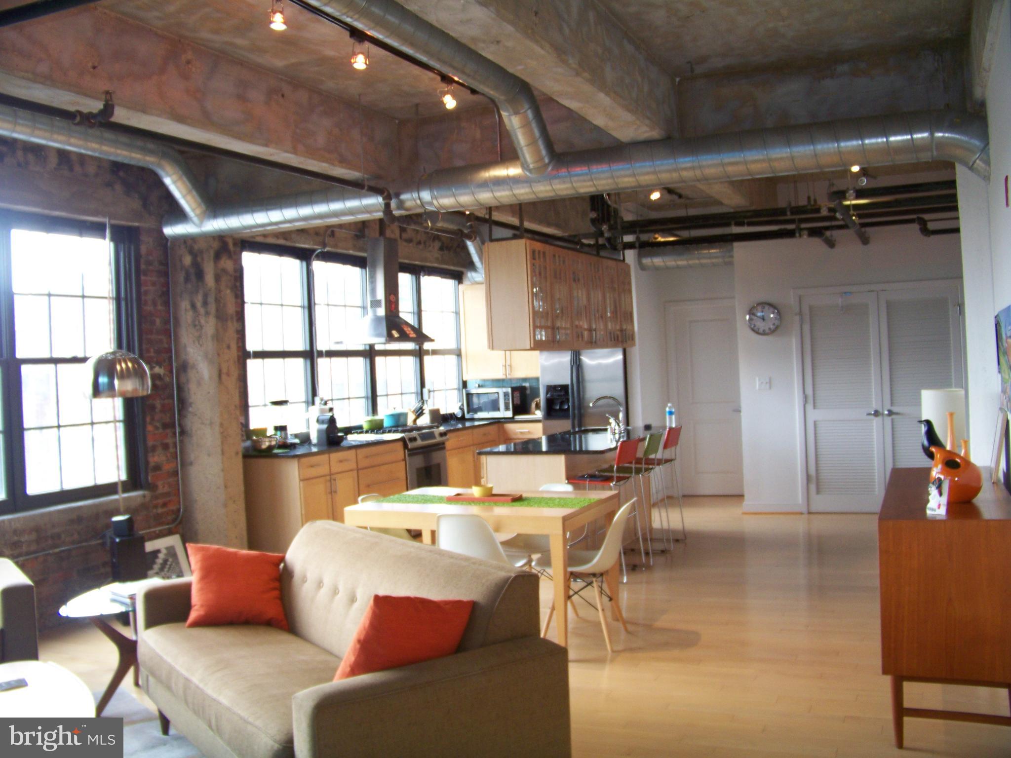 DOWNTOWN - Residential Lease