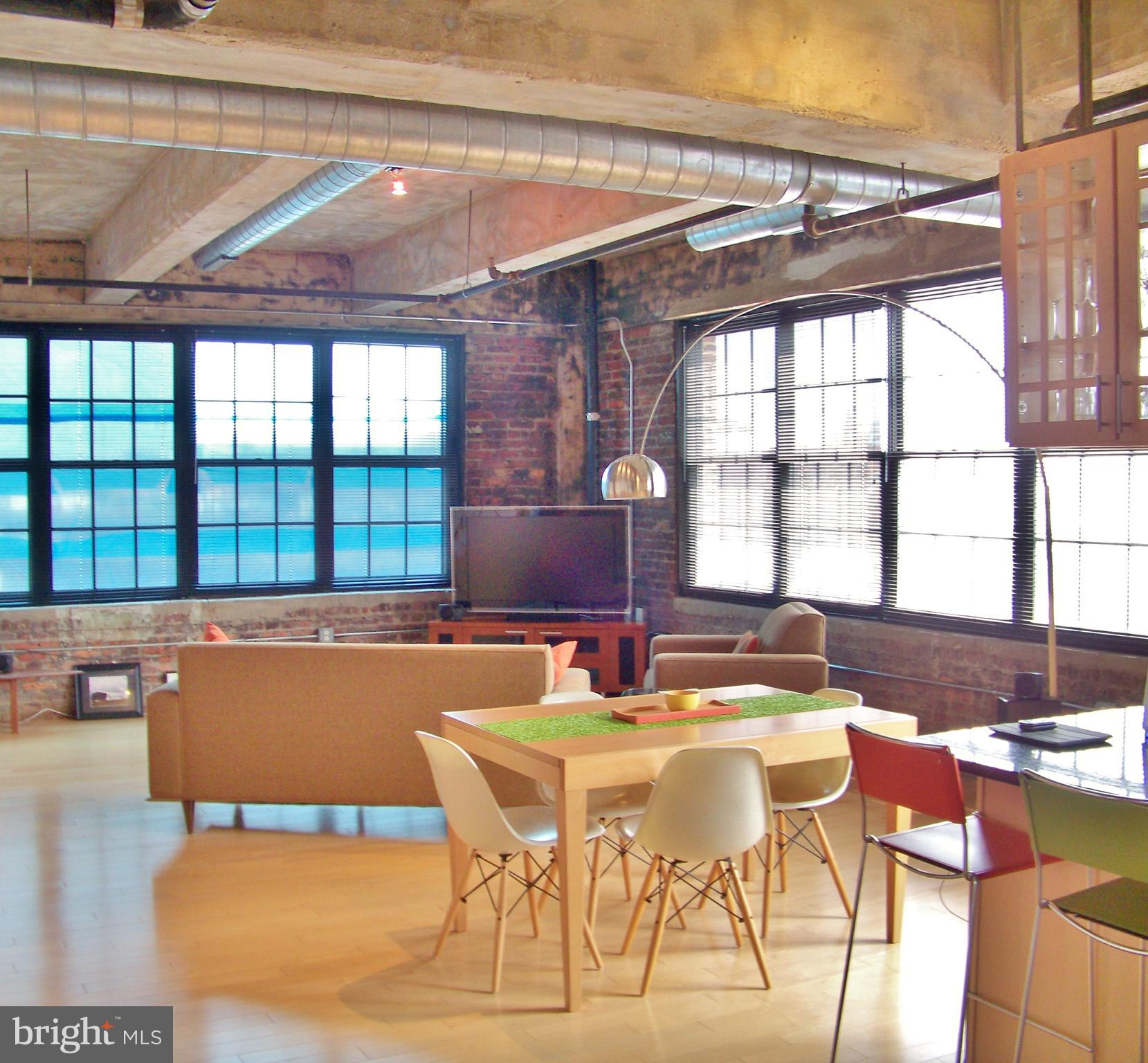 DOWNTOWN - Residential Lease