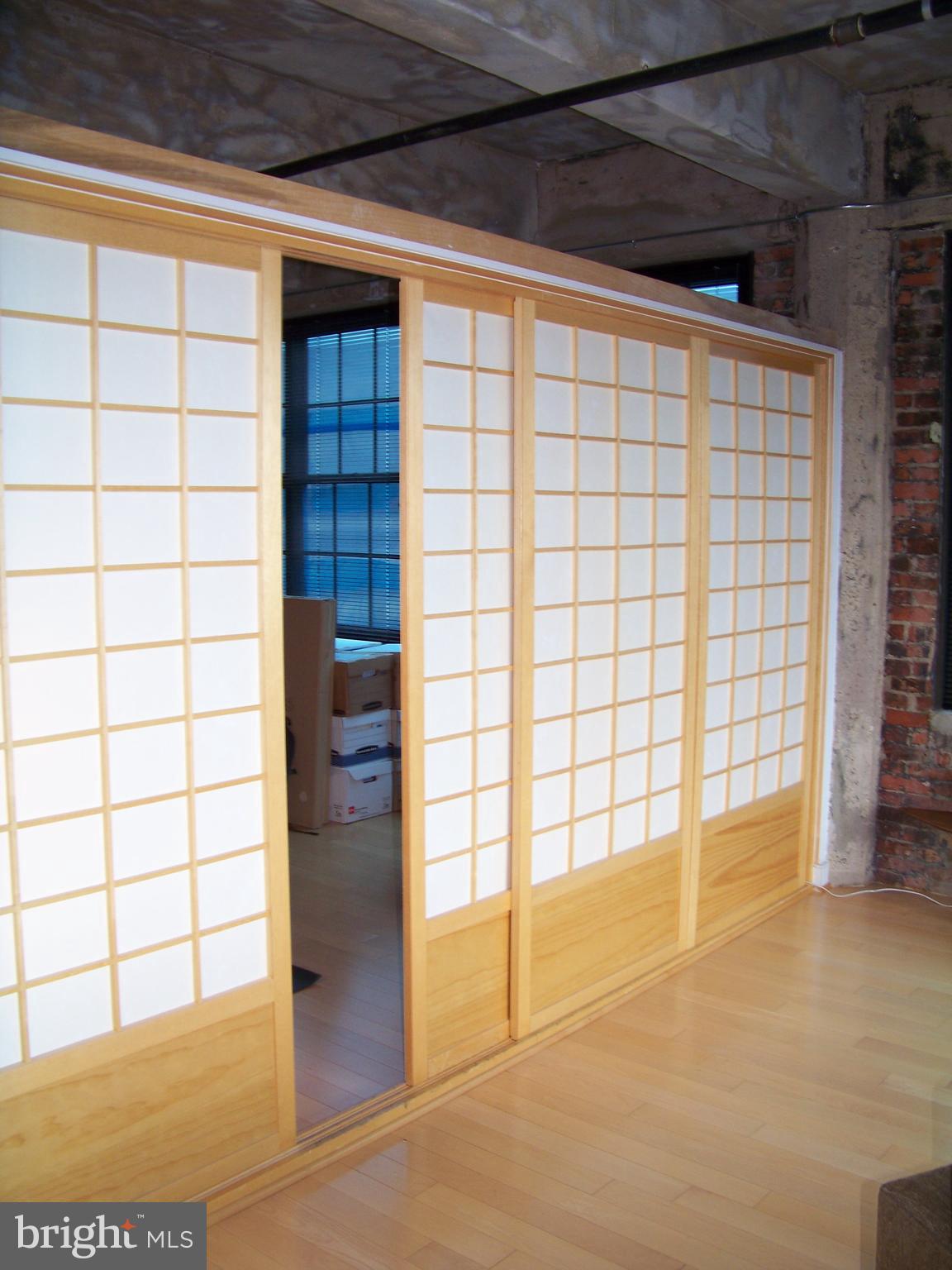 DOWNTOWN - Residential Lease