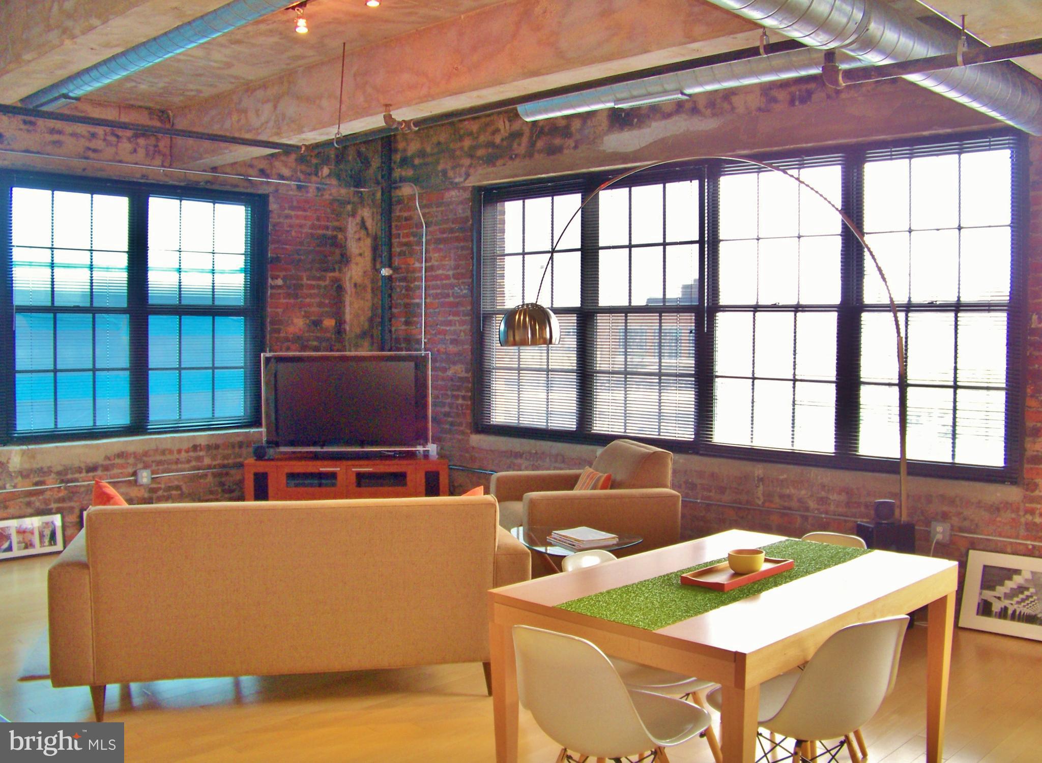 DOWNTOWN - Residential Lease