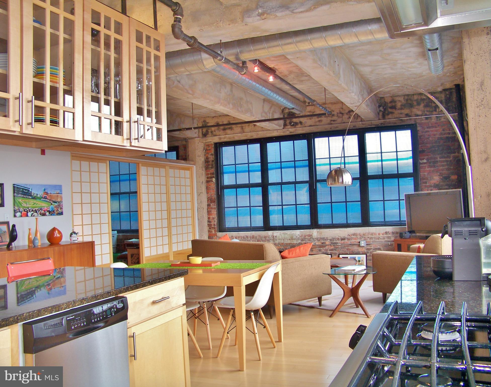 DOWNTOWN - Residential Lease