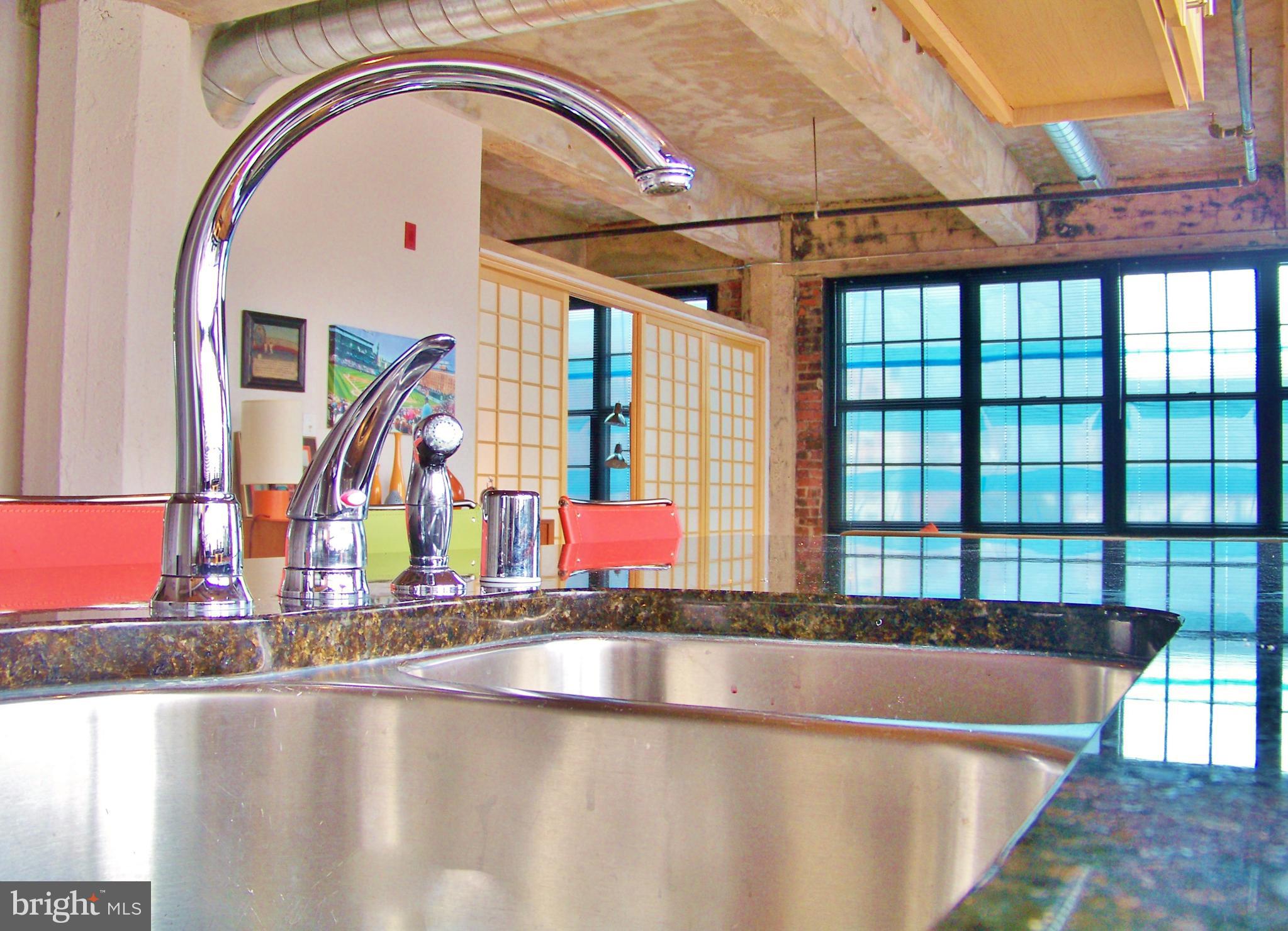 DOWNTOWN - Residential Lease