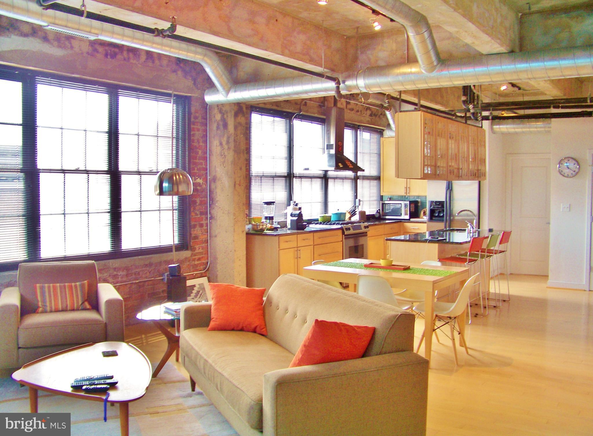 DOWNTOWN - Residential Lease