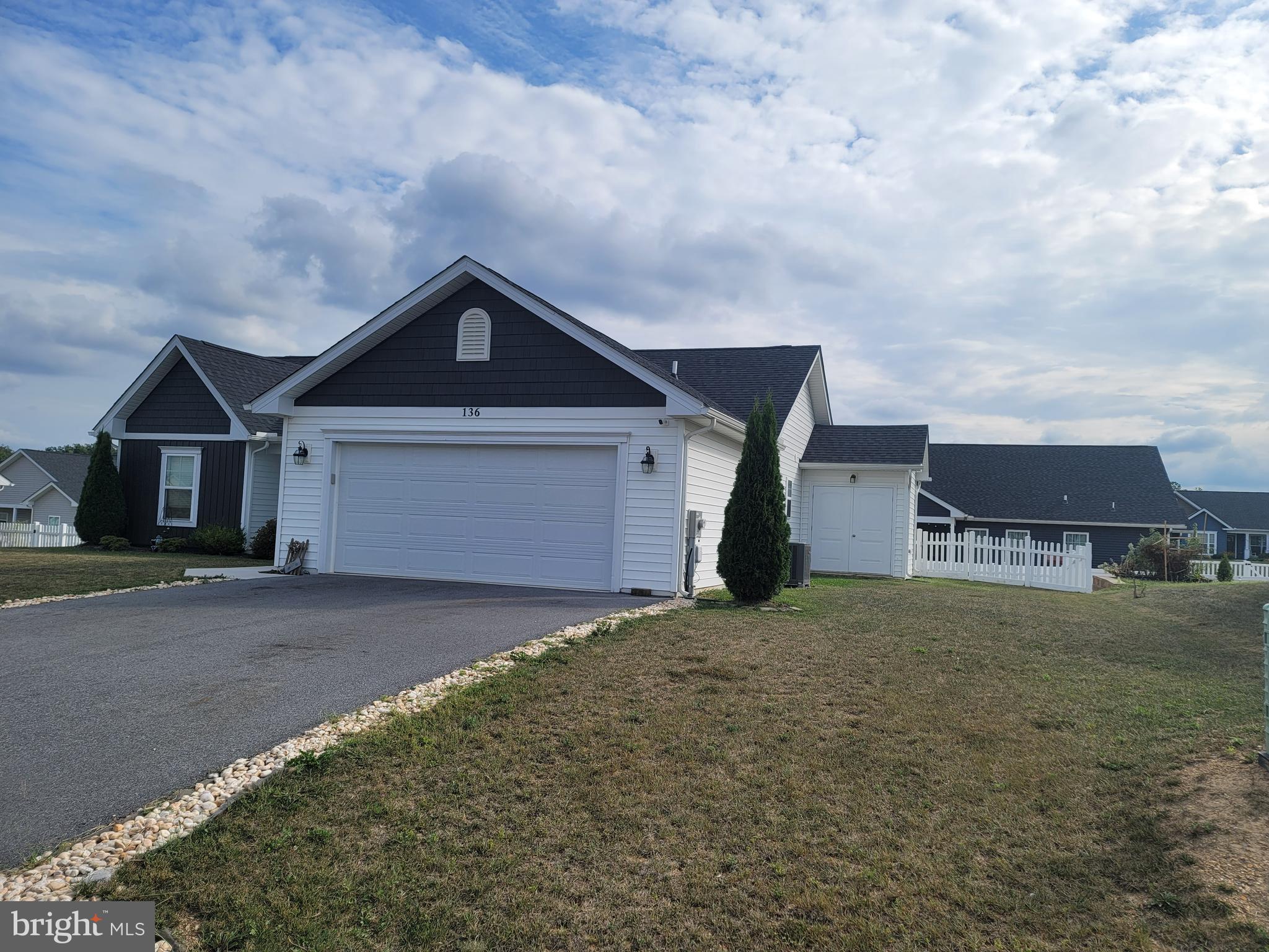 BRIDLE CREEK - Residential