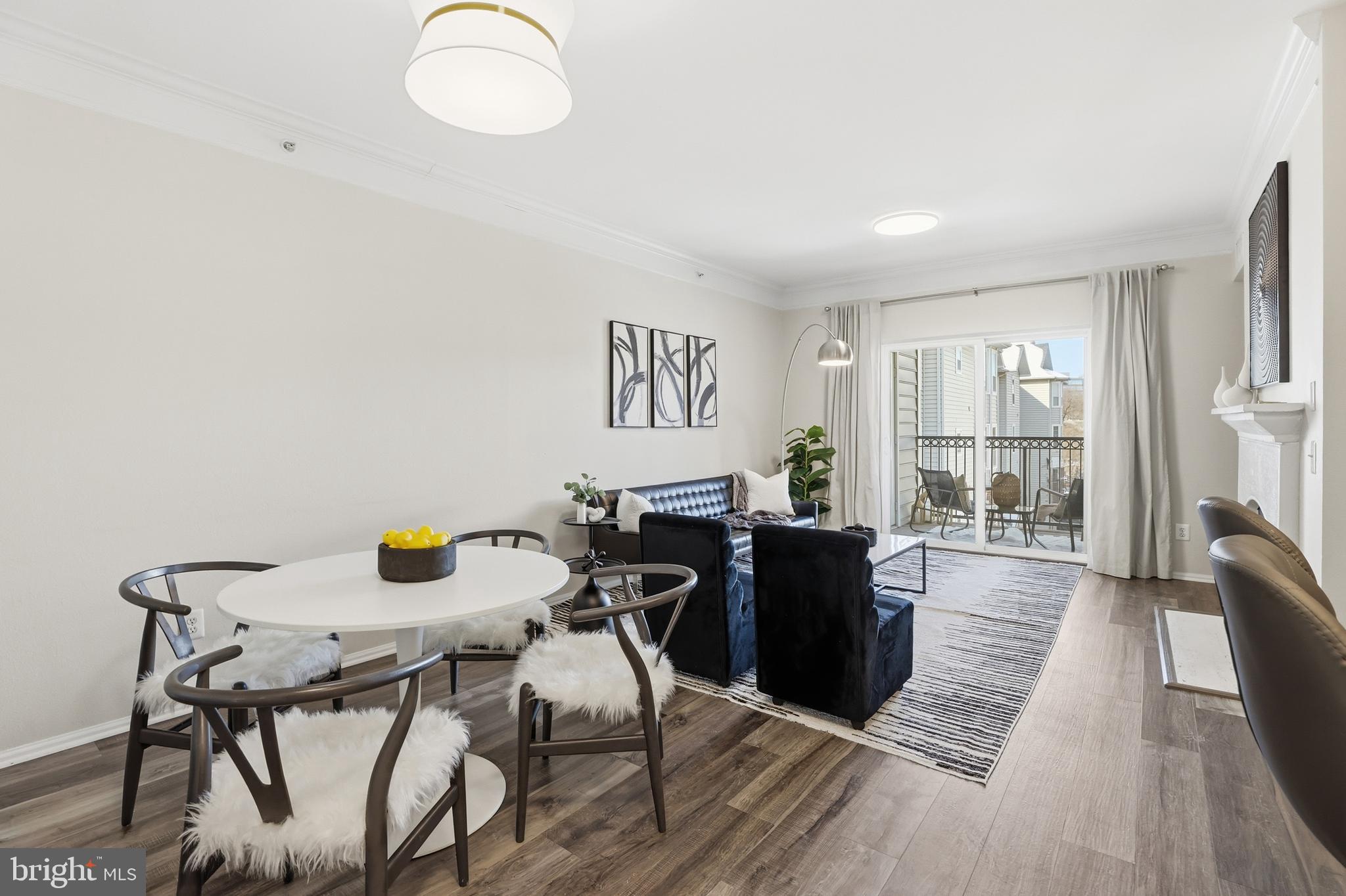 1580 SPRING GATE DRIVE 4406