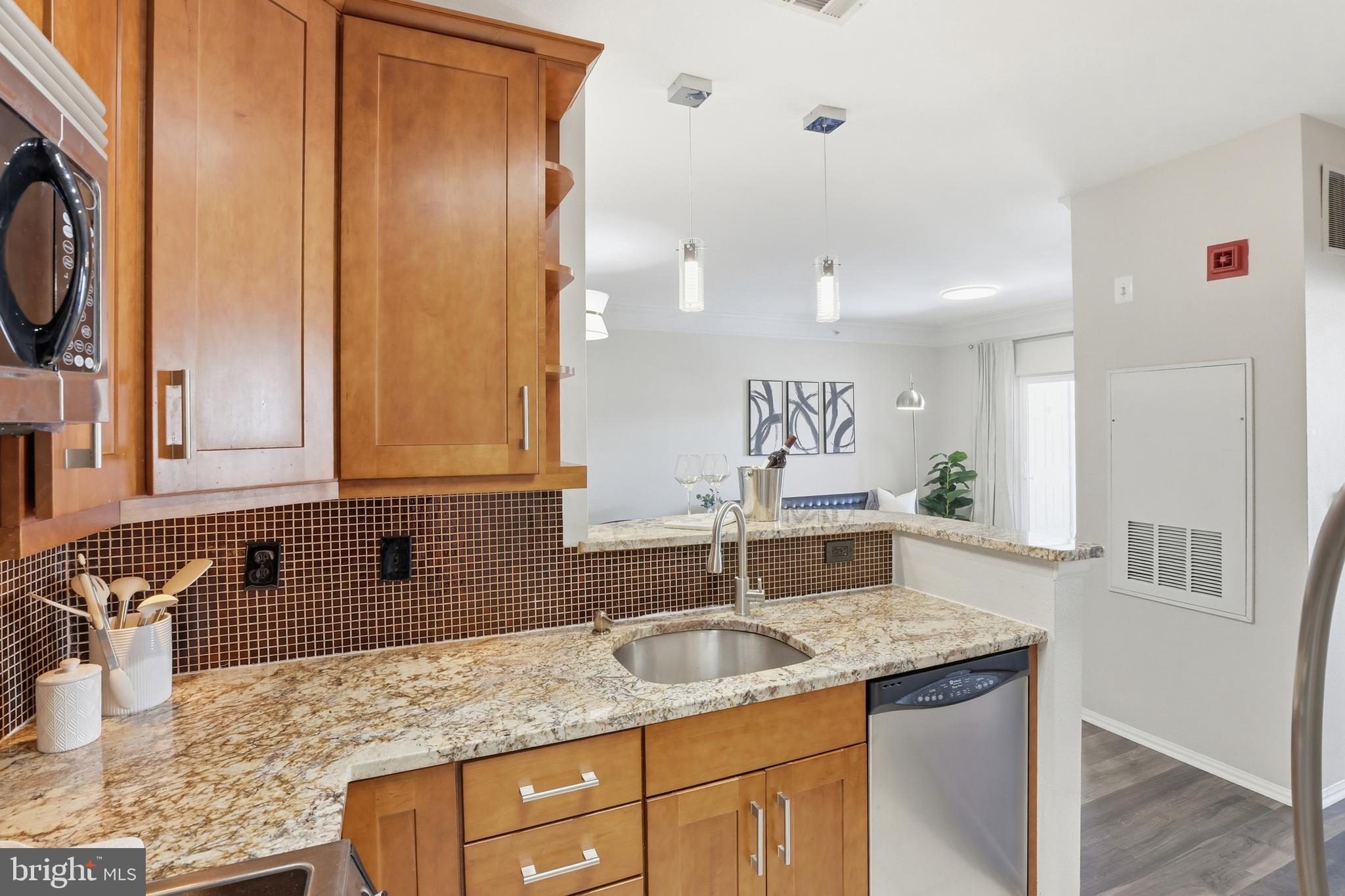 GATES OF MCLEAN - Residential