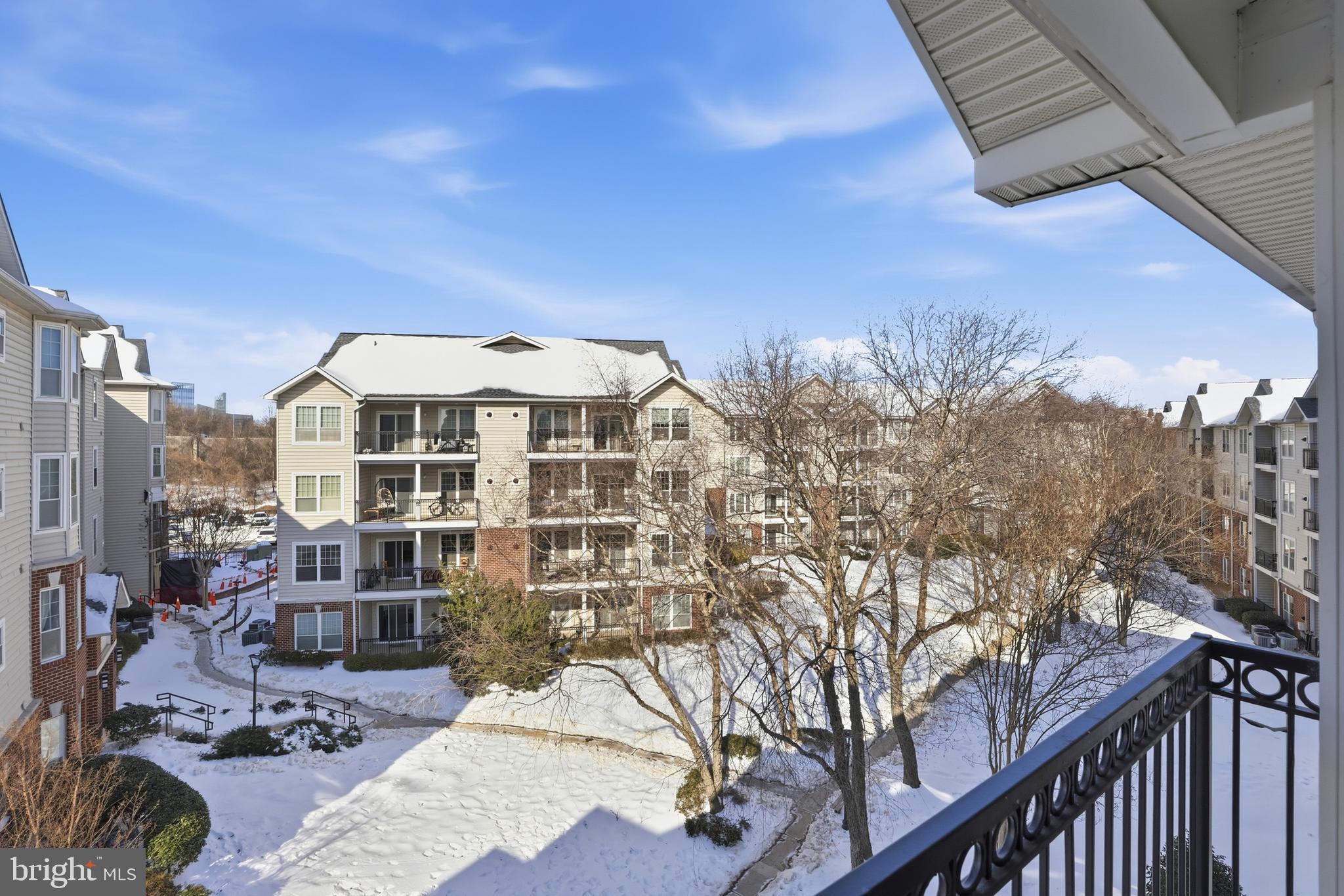 GATES OF MCLEAN - Residential