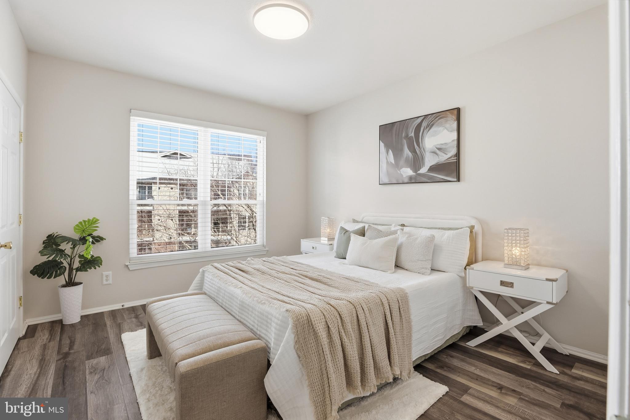 GATES OF MCLEAN - Residential