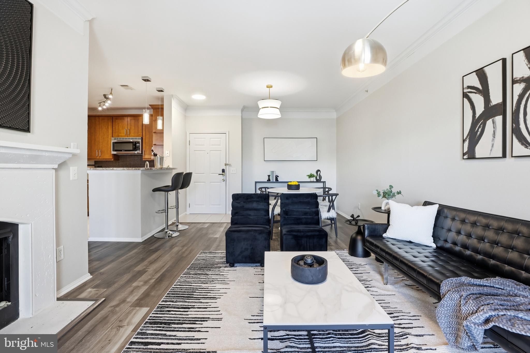 GATES OF MCLEAN - Residential