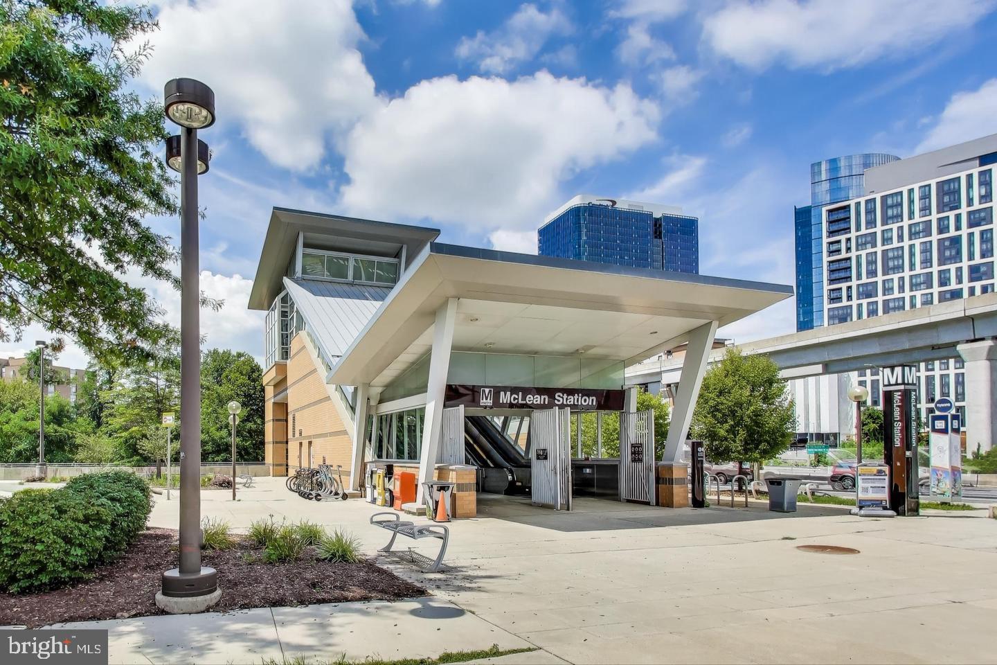 GATES OF MCLEAN - Residential