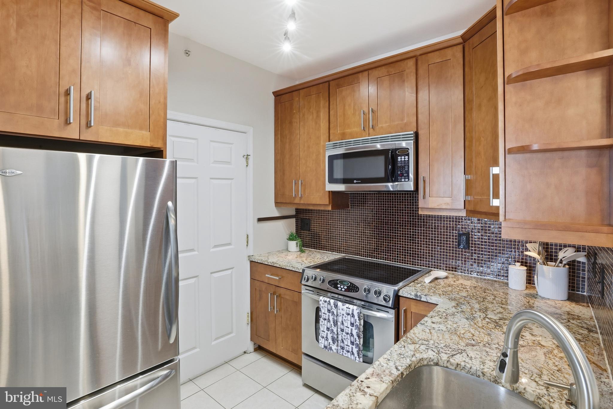 GATES OF MCLEAN - Residential