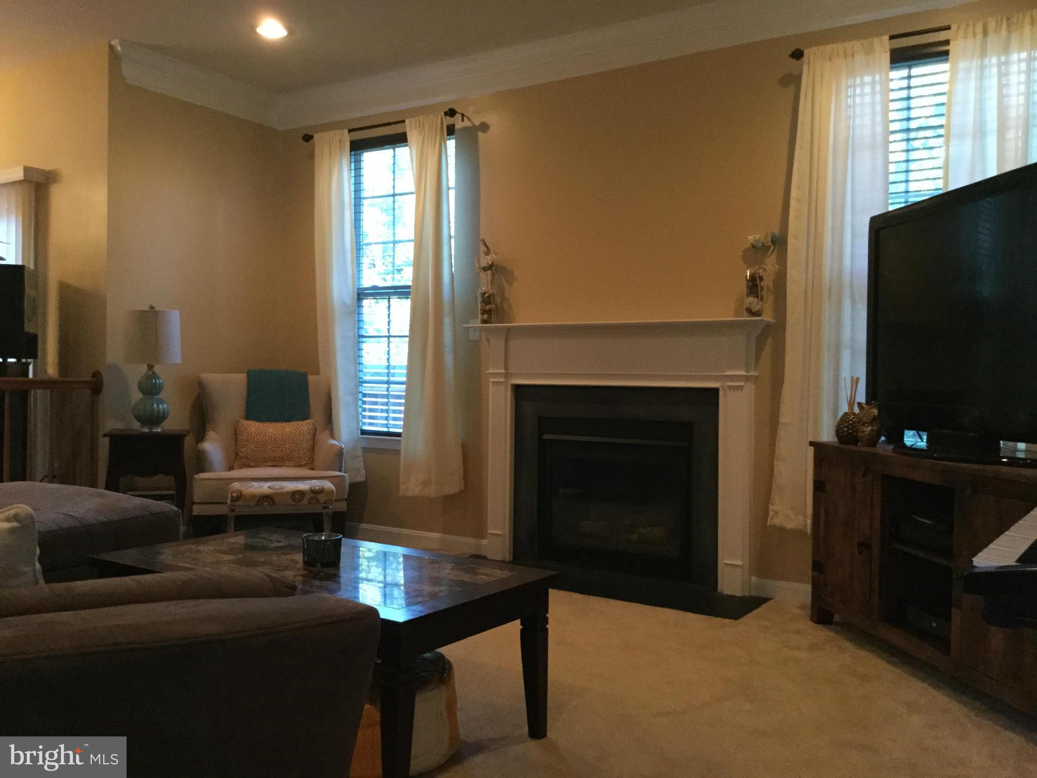 RIVERGATE ESTATES-PLAT F - Residential