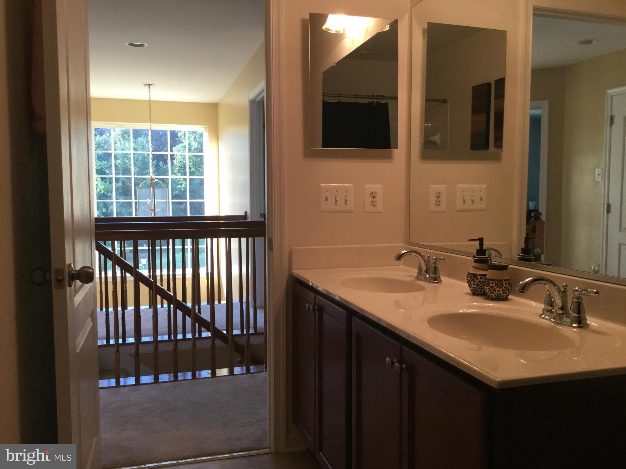 RIVERGATE ESTATES-PLAT F - Residential