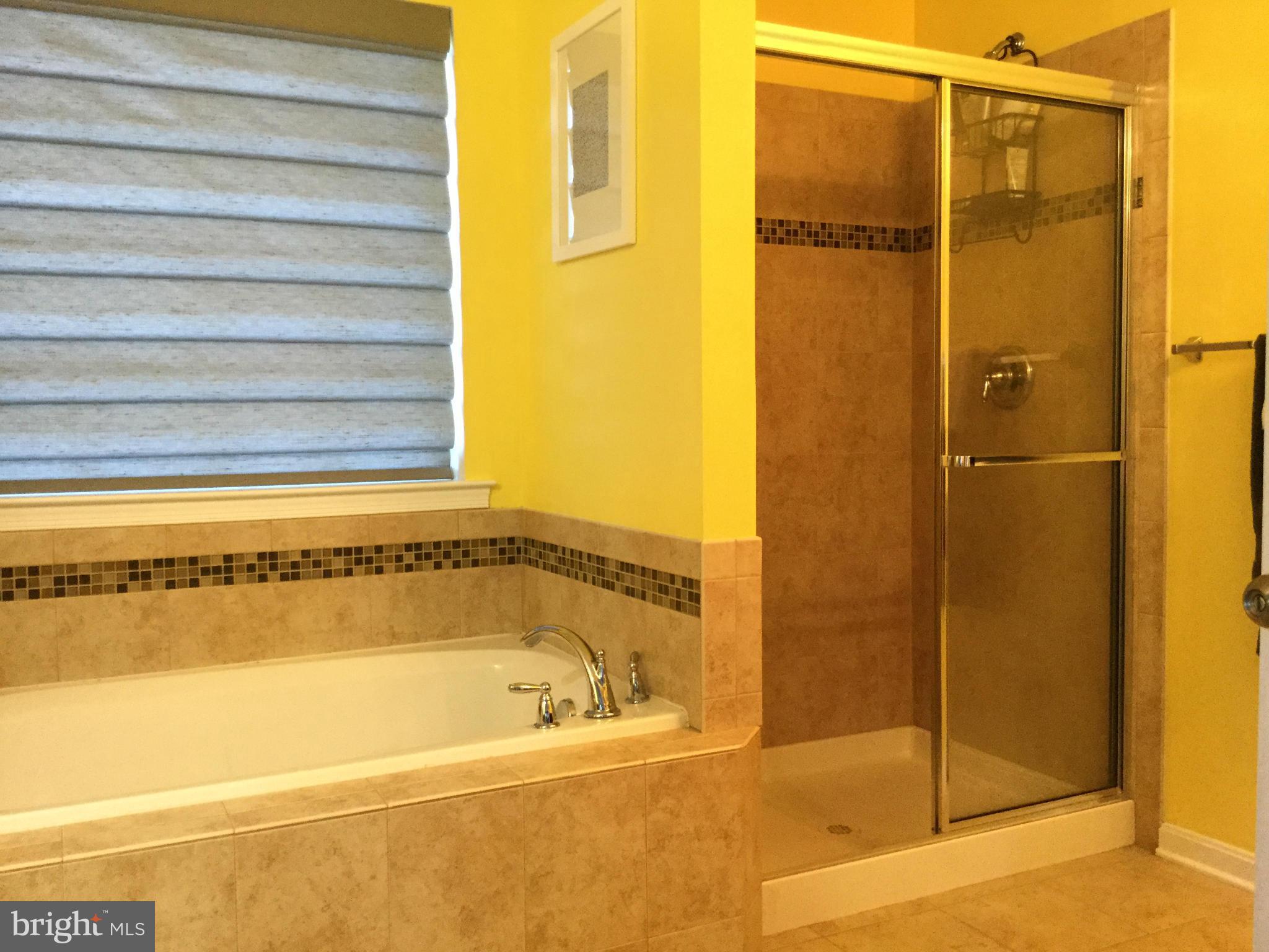 RIVERGATE ESTATES-PLAT F - Residential