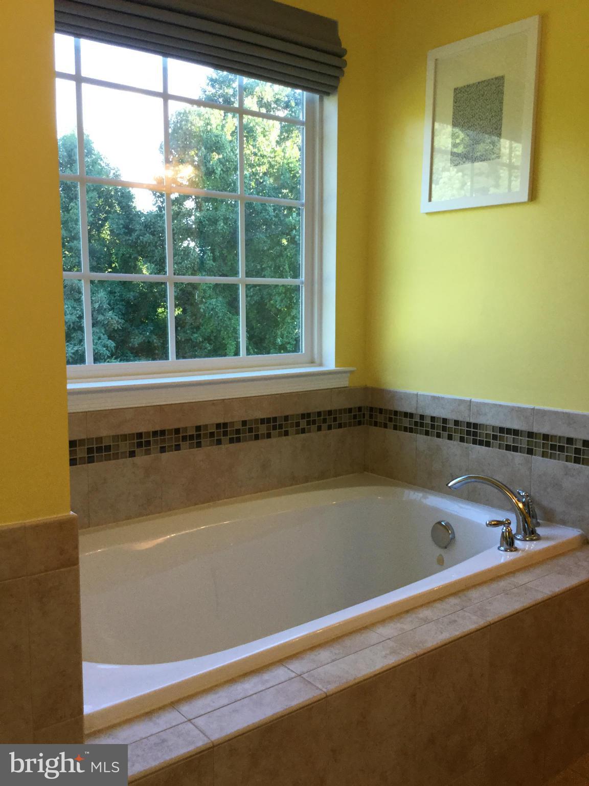 RIVERGATE ESTATES-PLAT F - Residential