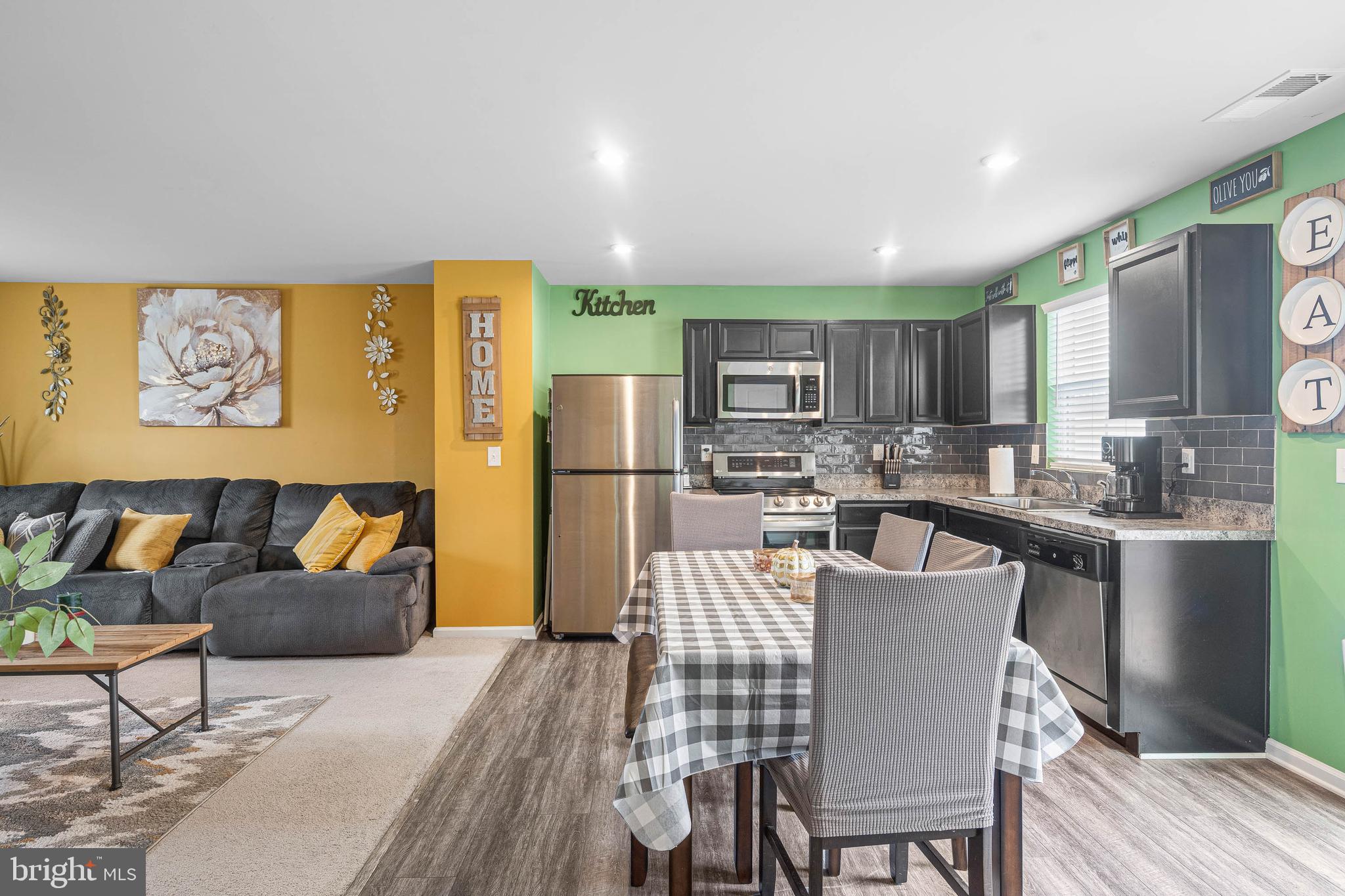 YORKSHIRE ESTATES - Residential