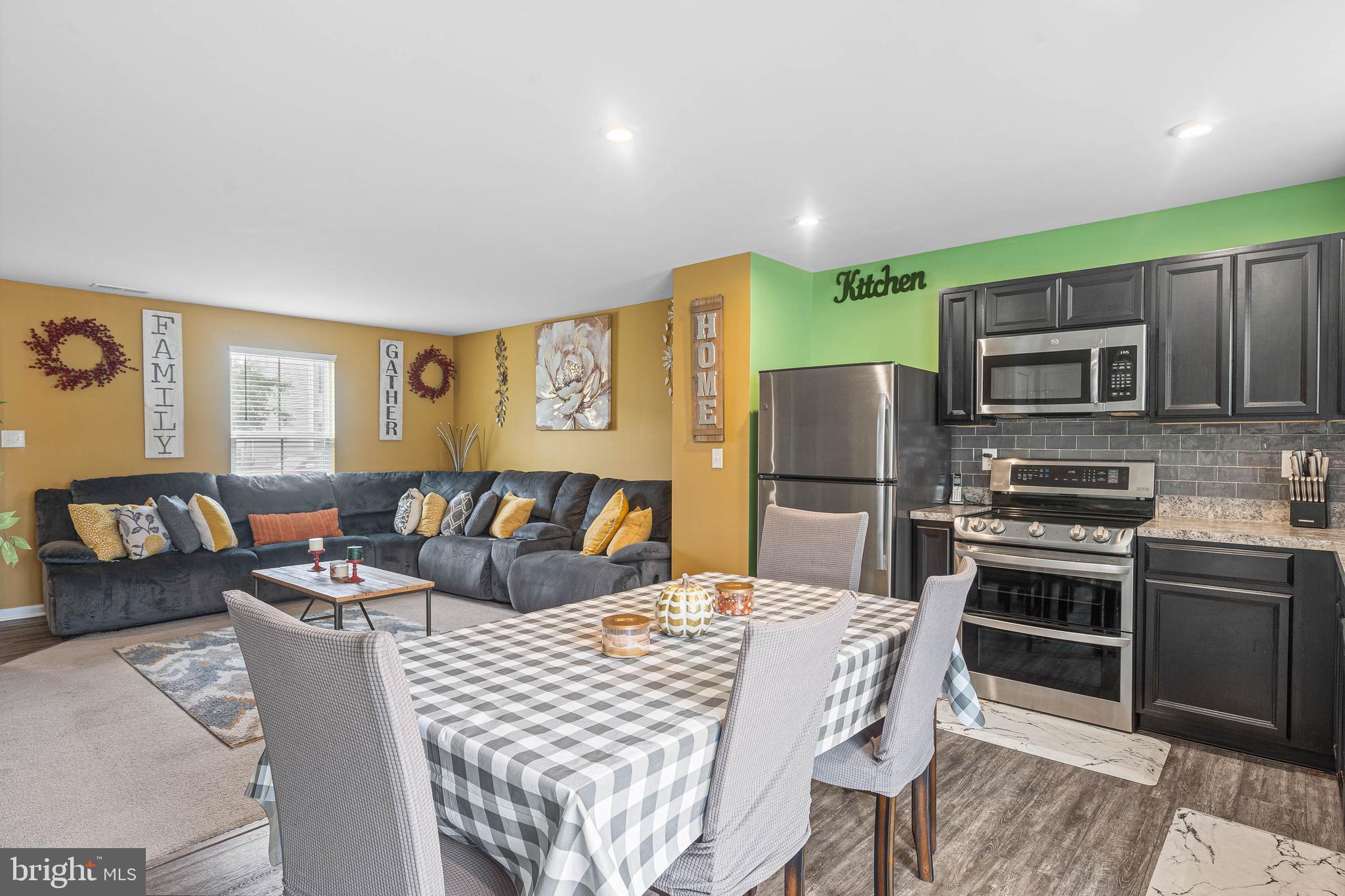 YORKSHIRE ESTATES - Residential