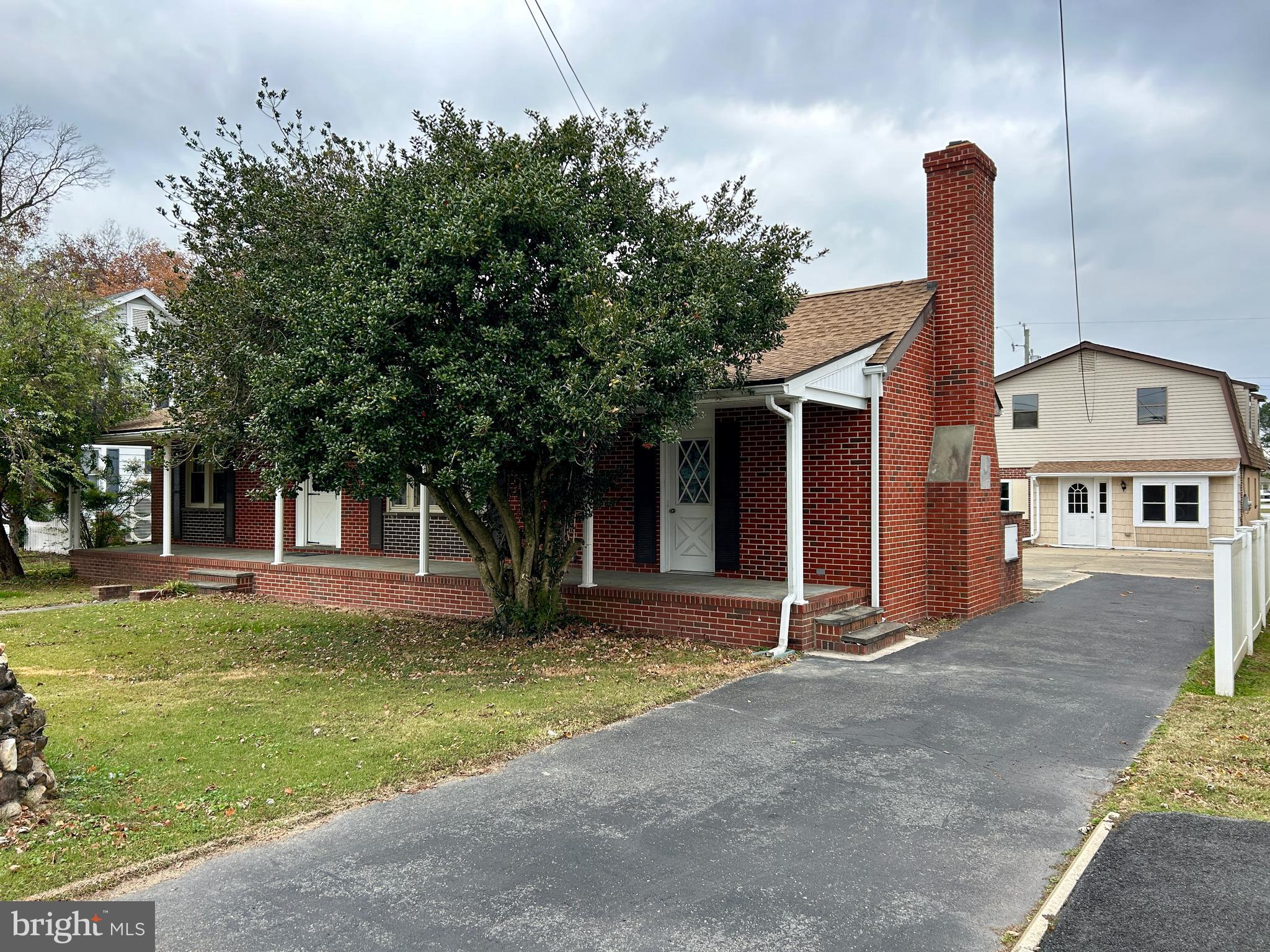 311 E APPLEBY AVENUE