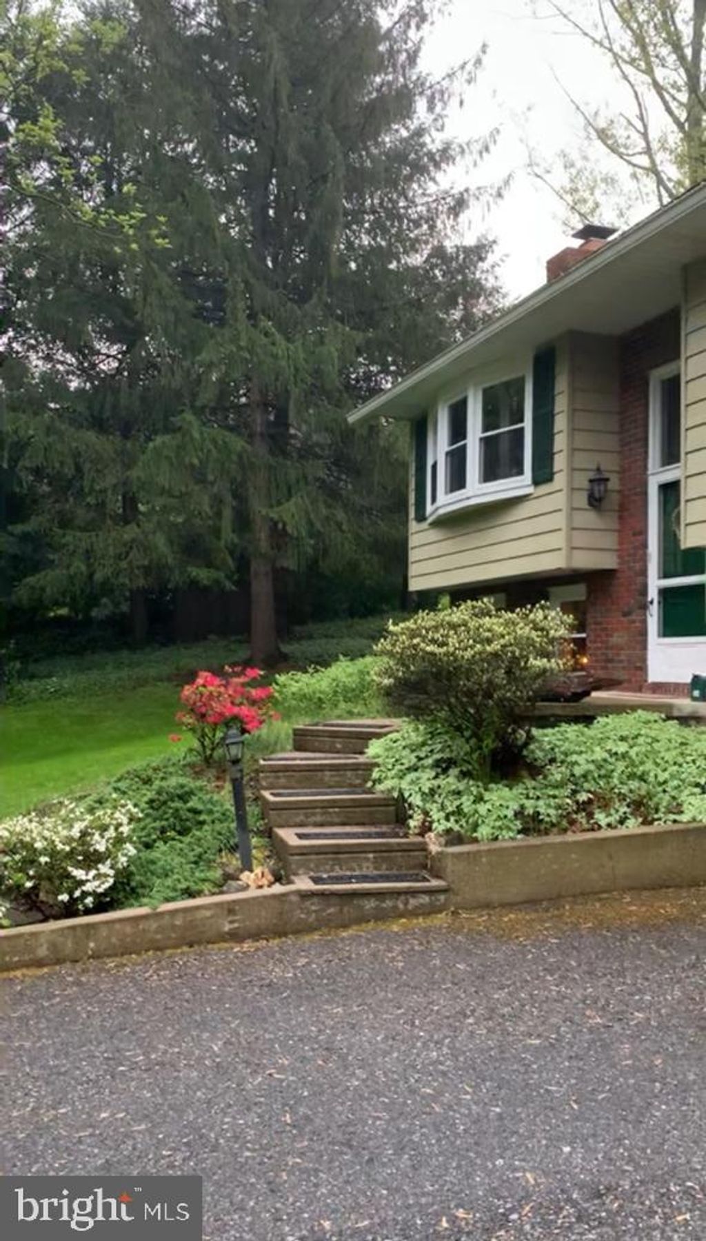 Photo of 254 Ironstone Ridge Road, Lancaster, PA 17603 (MLS # PALA2045882)