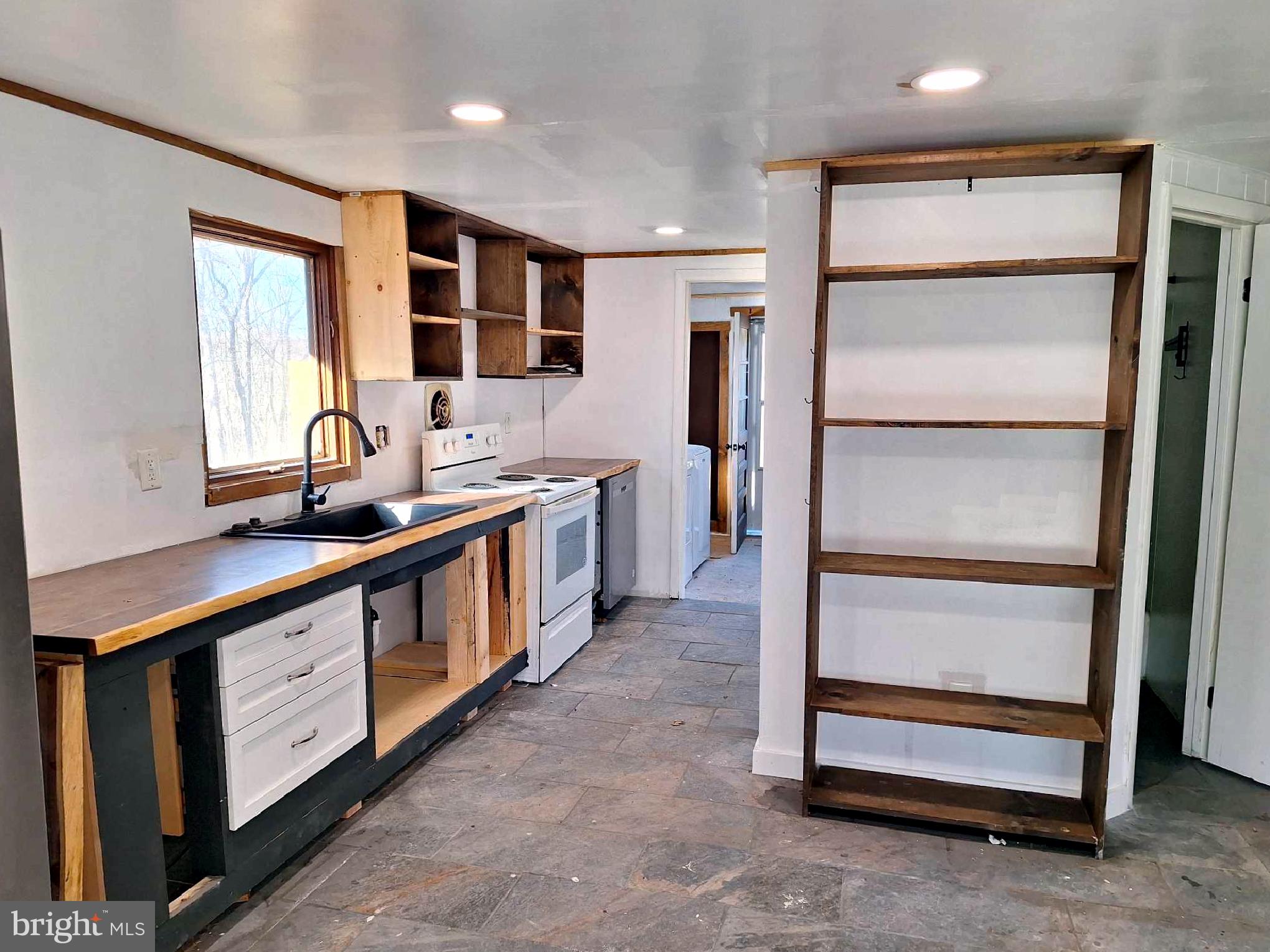 SHENANDOAH  SHORES - Residential