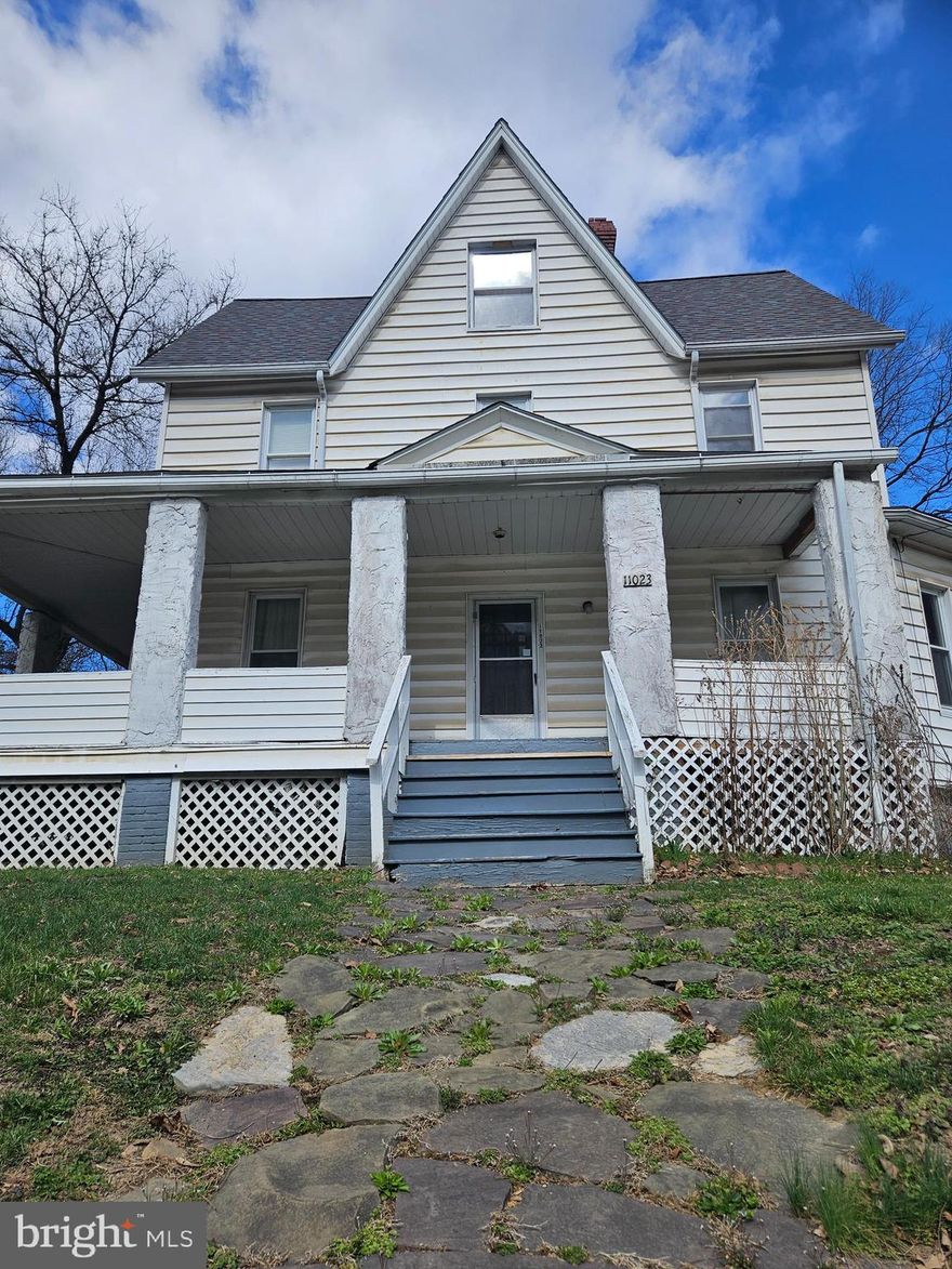 Calling all investors! This fully leased 5-unit property is a rare find at under $200K—featuring four spacious 2-bedroom, 1-bath units in the main building plus a charming 2-bedroom carriage house in the rear. With strong, steady rental income and mostly long-term tenants on flexible month-to-month leases, this property is already working for you. Each unit offers its own kitchen, comfortable living space, and classic charm with plenty of potential to increase rents and maximize value. Recent upgrades include a brand-new roof on the main building (August 2024) and a newer roof on the carriage house (May 2021). Whether you're looking to expand your portfolio or dive into multi-family investing, this is a prime opportunity with built-in upside. Don’t miss out!