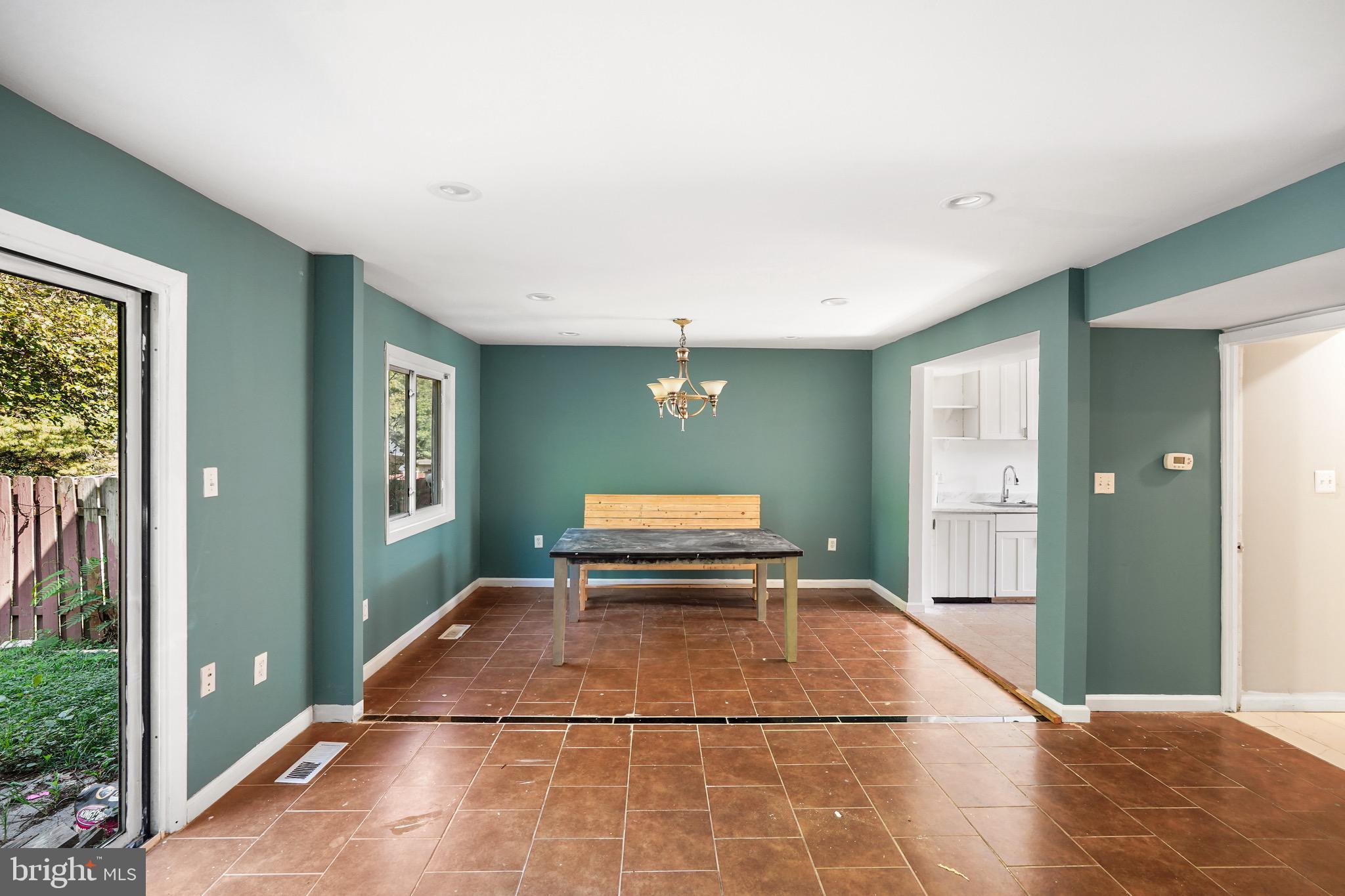 LAKE RIDGE - Residential Lease