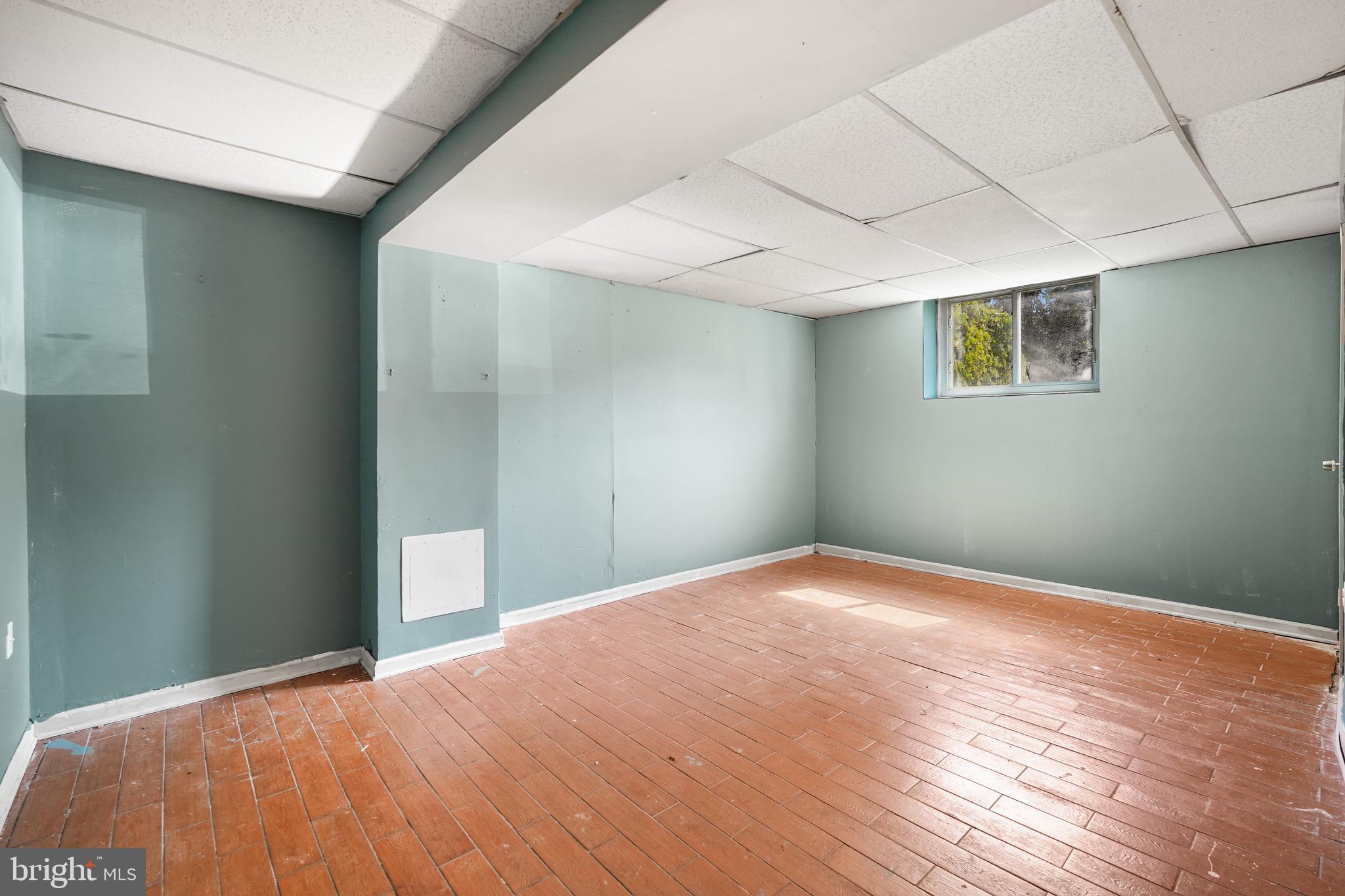 LAKE RIDGE - Residential Lease