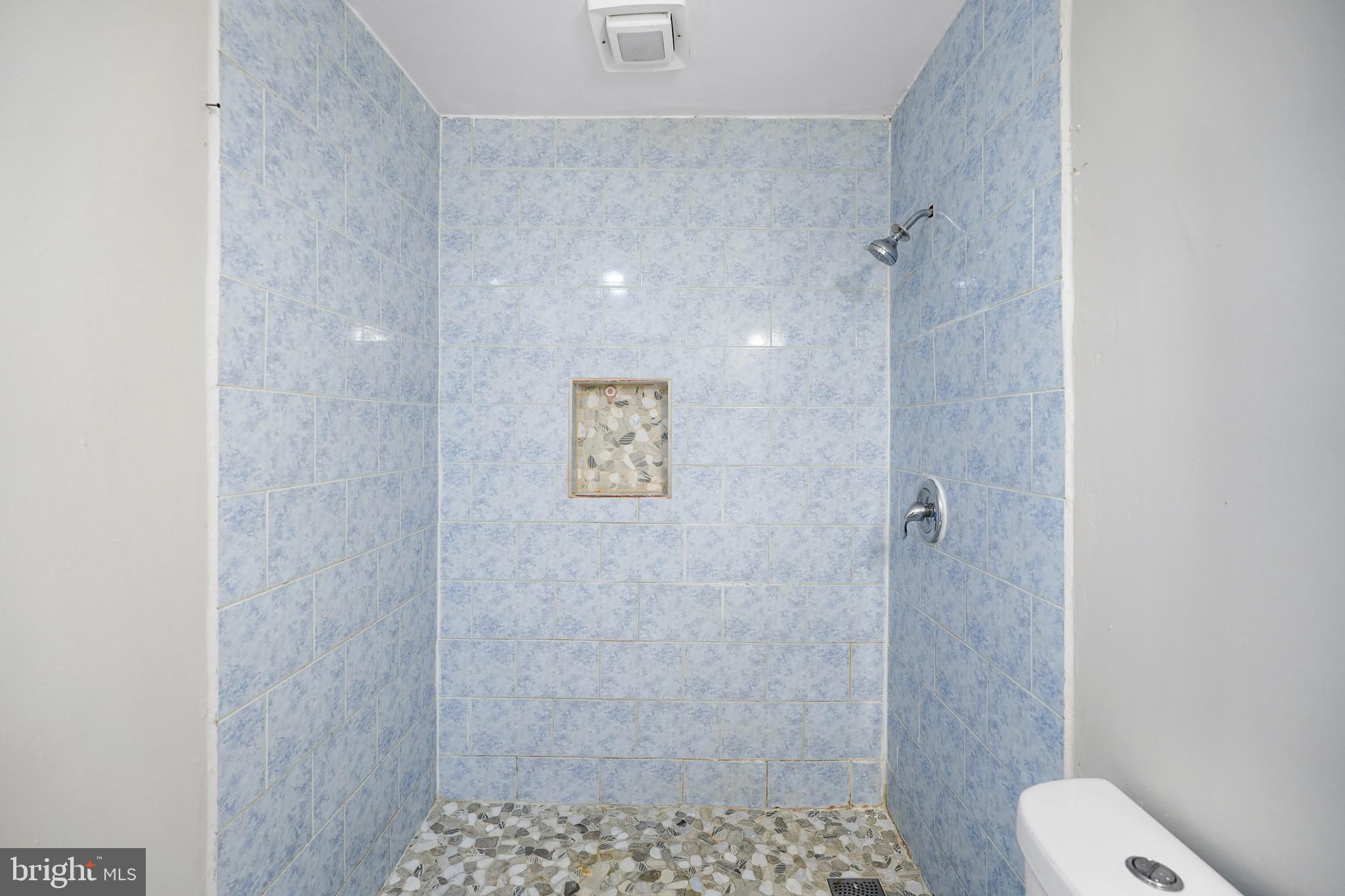 LAKE RIDGE - Residential Lease