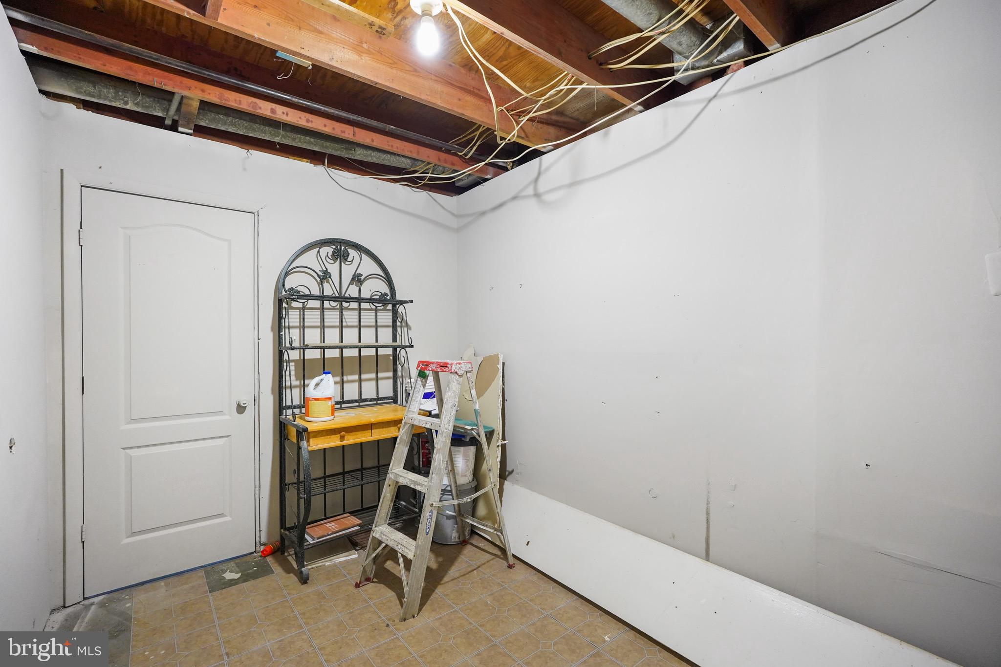 LAKE RIDGE - Residential Lease