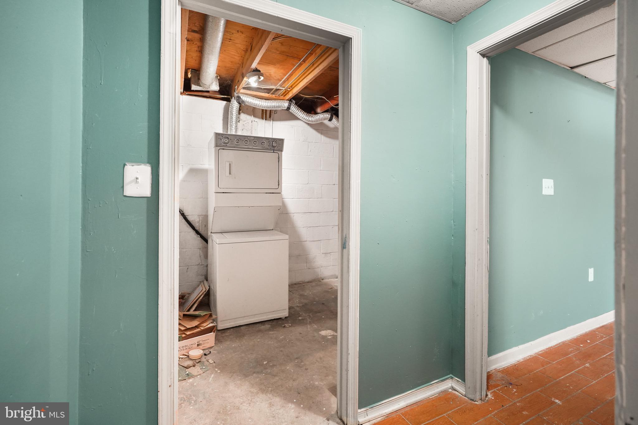 LAKE RIDGE - Residential Lease