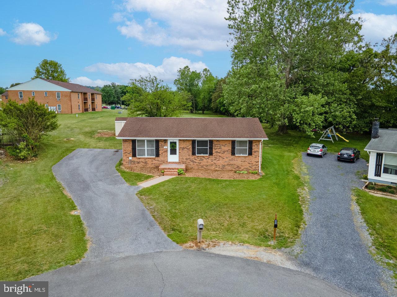 392 WALKER WAY