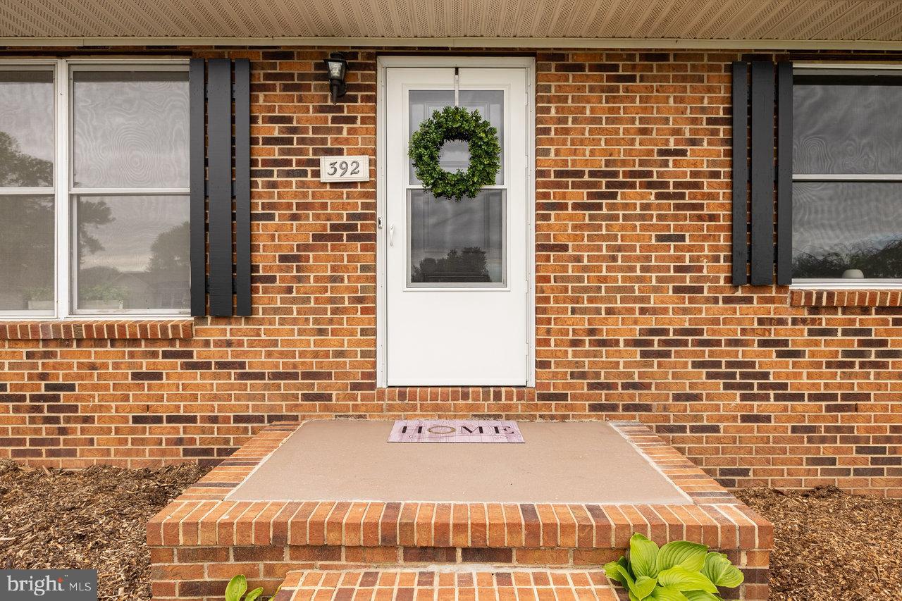 392 WALKER WAY