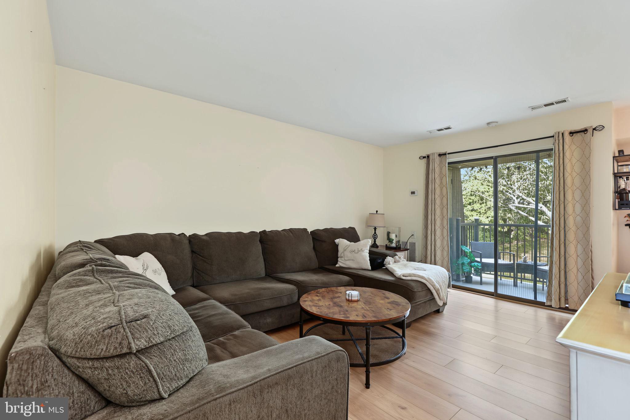 602 MEADOWVIEW LANE 602