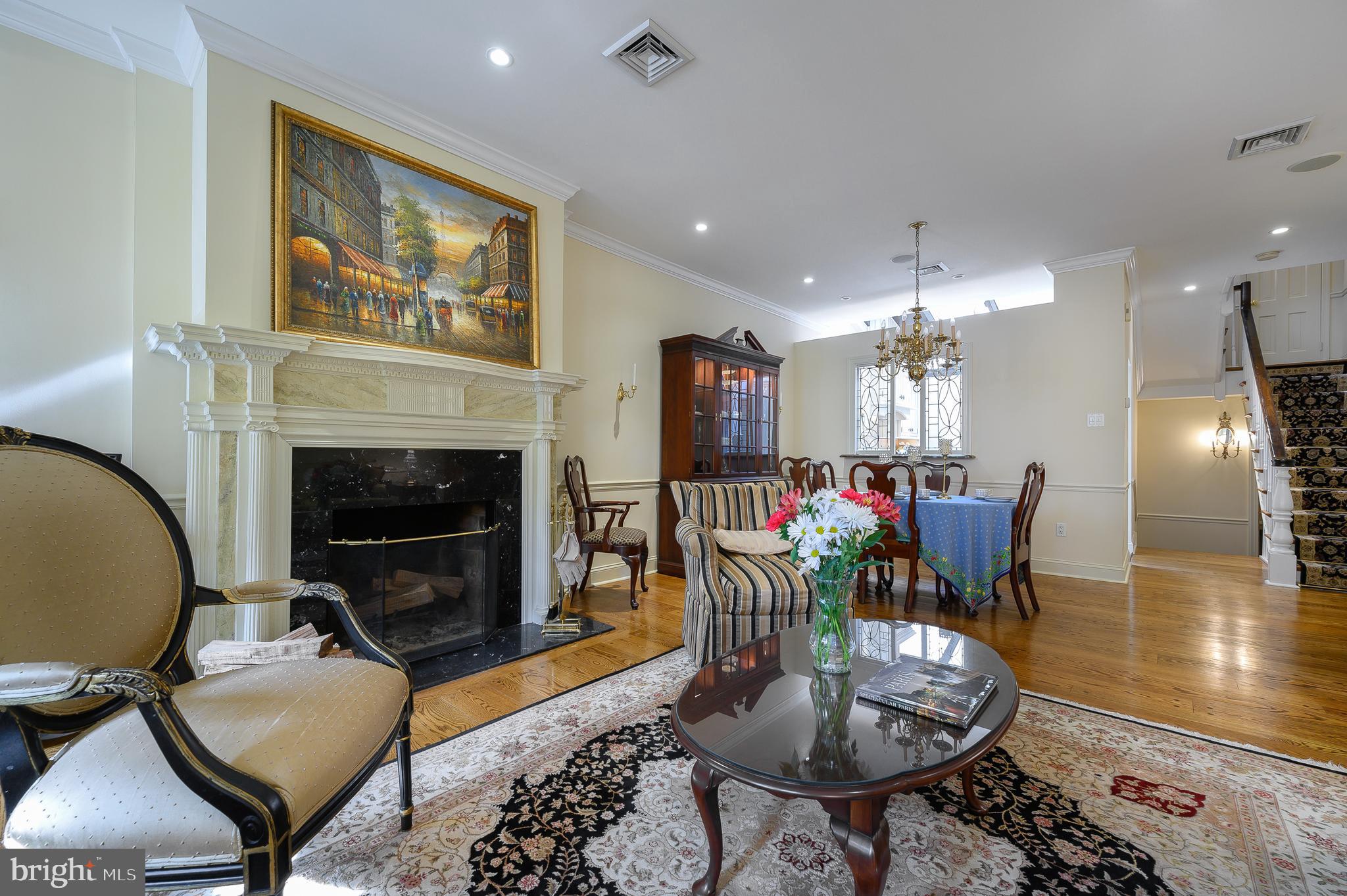 SOCIETY HILL - Residential