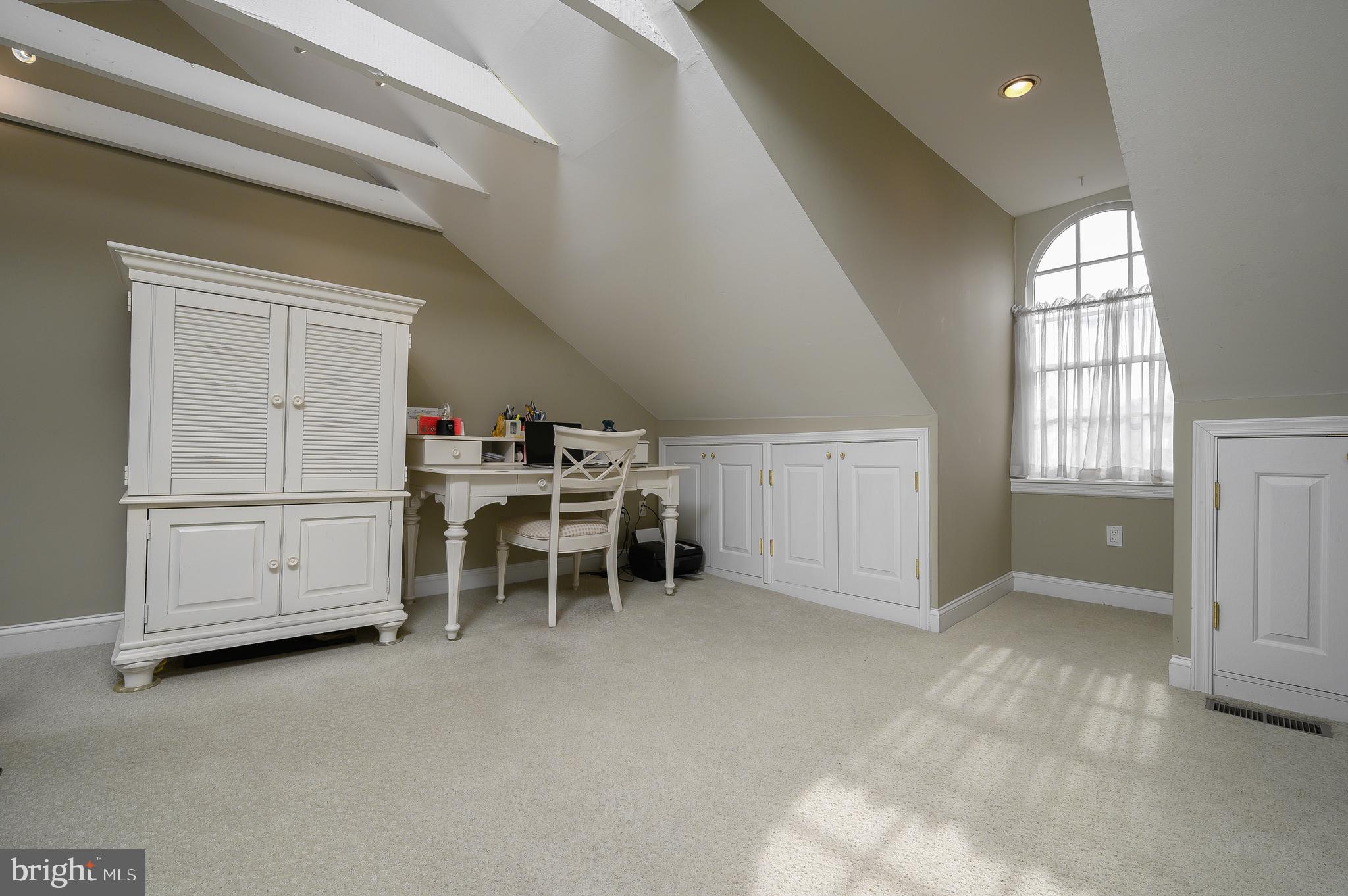 SOCIETY HILL - Residential